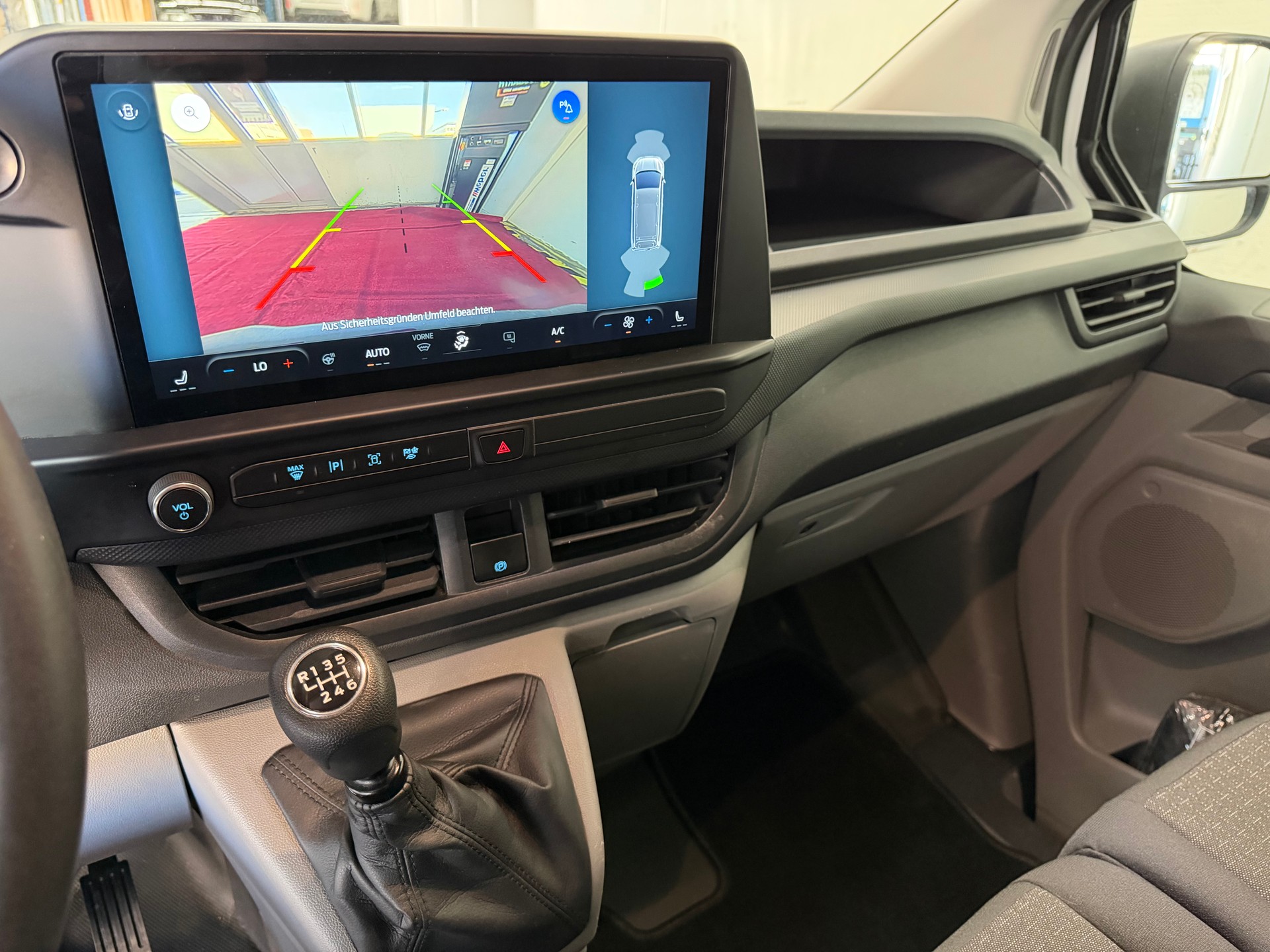 FORD Transit Custom Van 320 L2H1 Trend-image-11