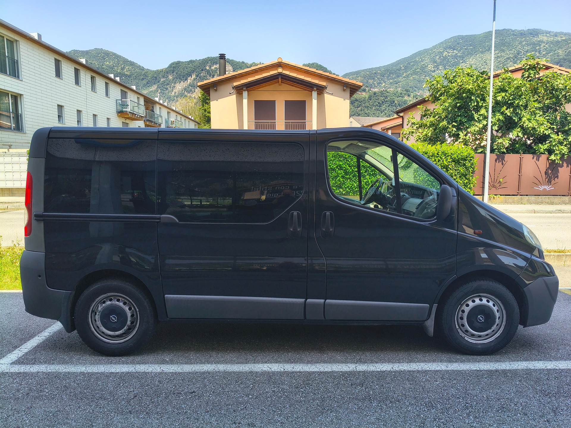 OPEL Vivaro 2.5 CDTI 2.7t L1H1-image-1