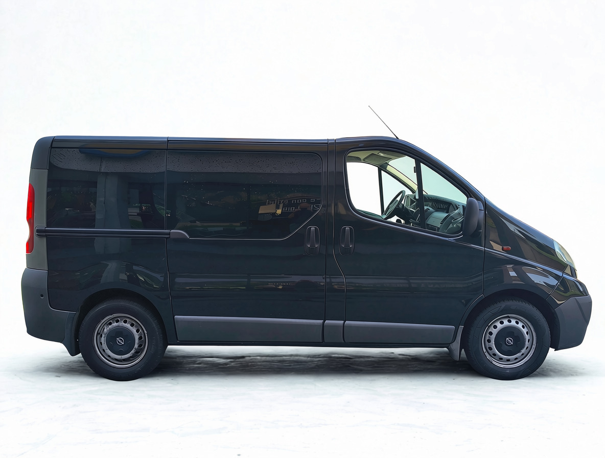 OPEL Vivaro Combi 2.5 CDTI L1H1-image-1