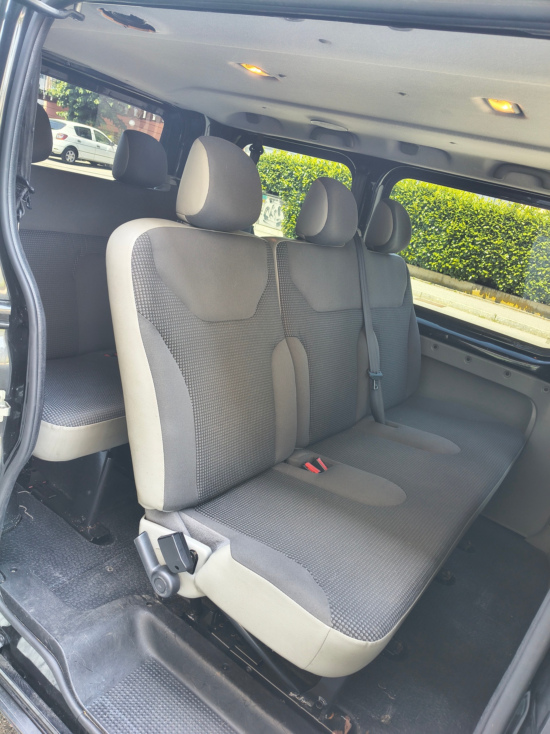 OPEL Vivaro 2.5 CDTI 2.7t L1H1-image-6
