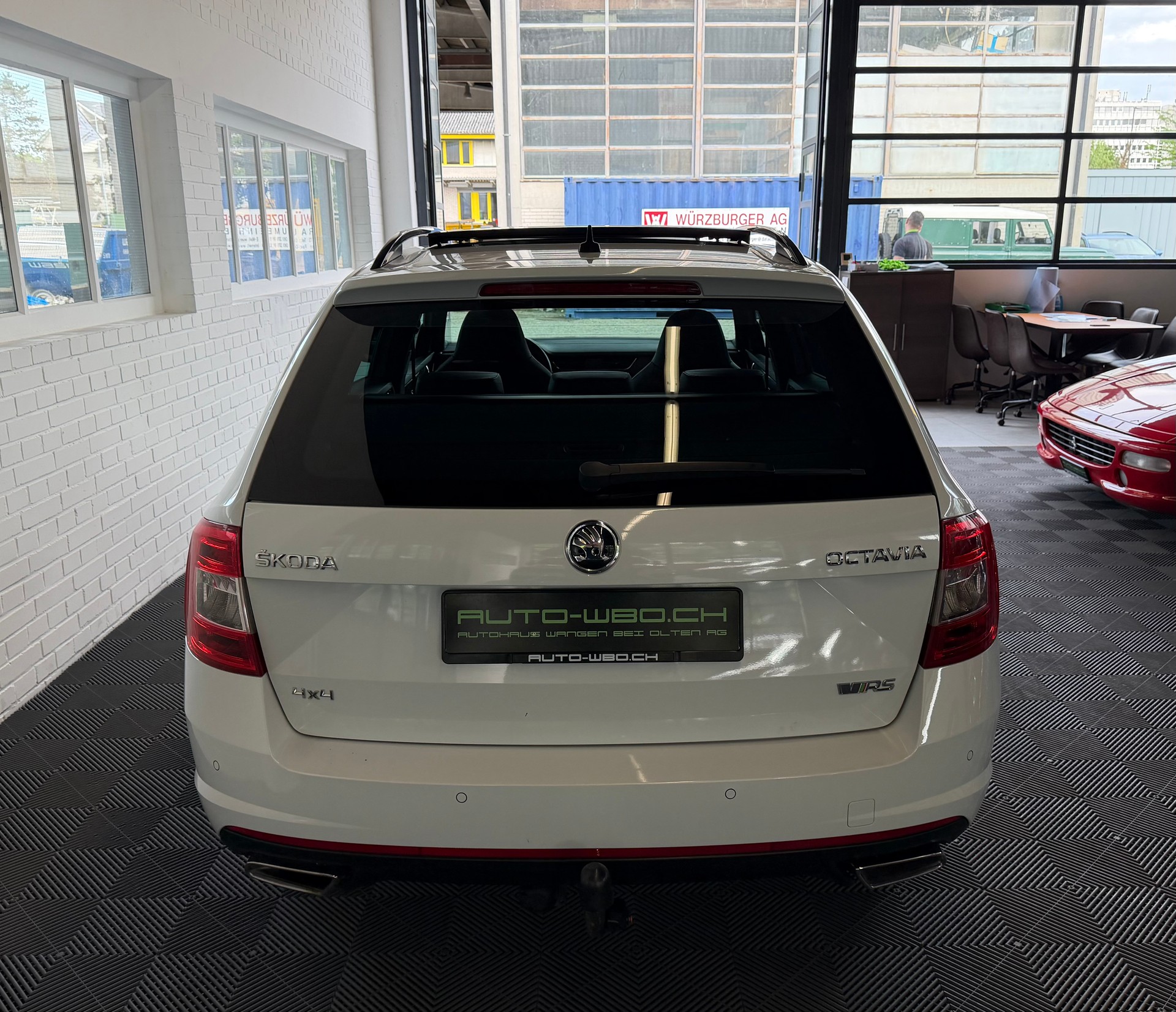 SKODA Octavia Combi 2.0 TDI RS 4x4 DSG-image-3