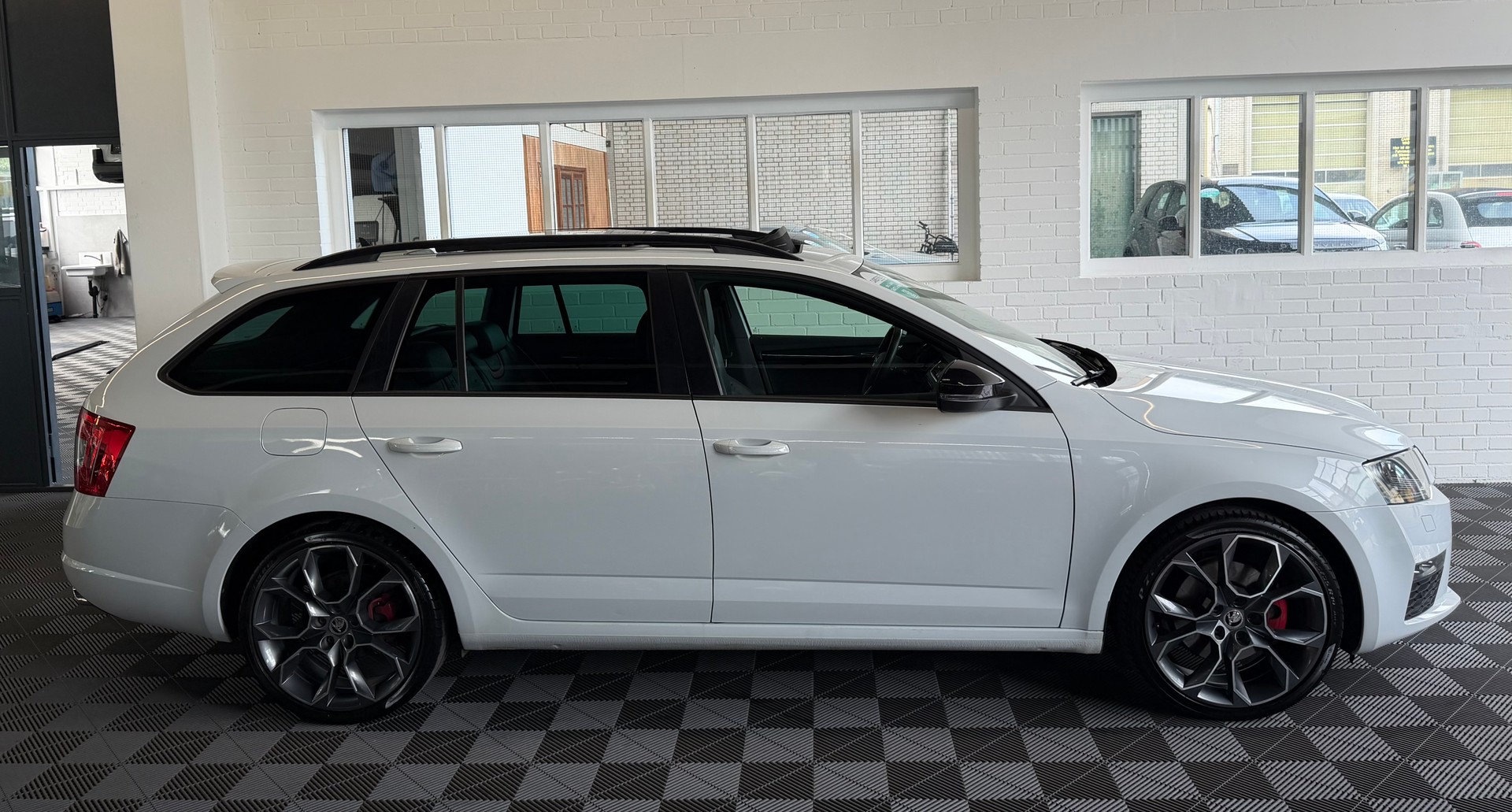 SKODA Octavia Combi 2.0 TDI RS 4x4 DSG-image-1