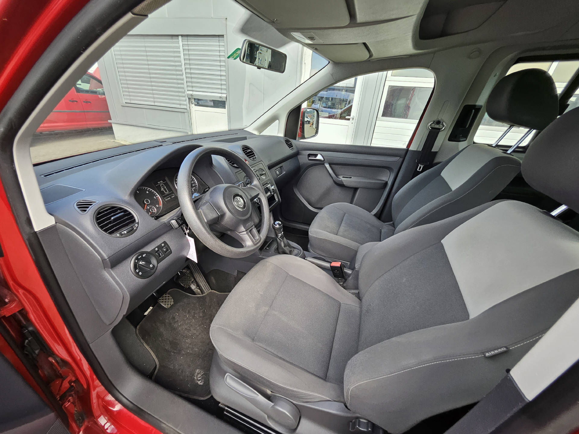VW Caddy 2.0 TDI 110 Trendline 4m-image-14