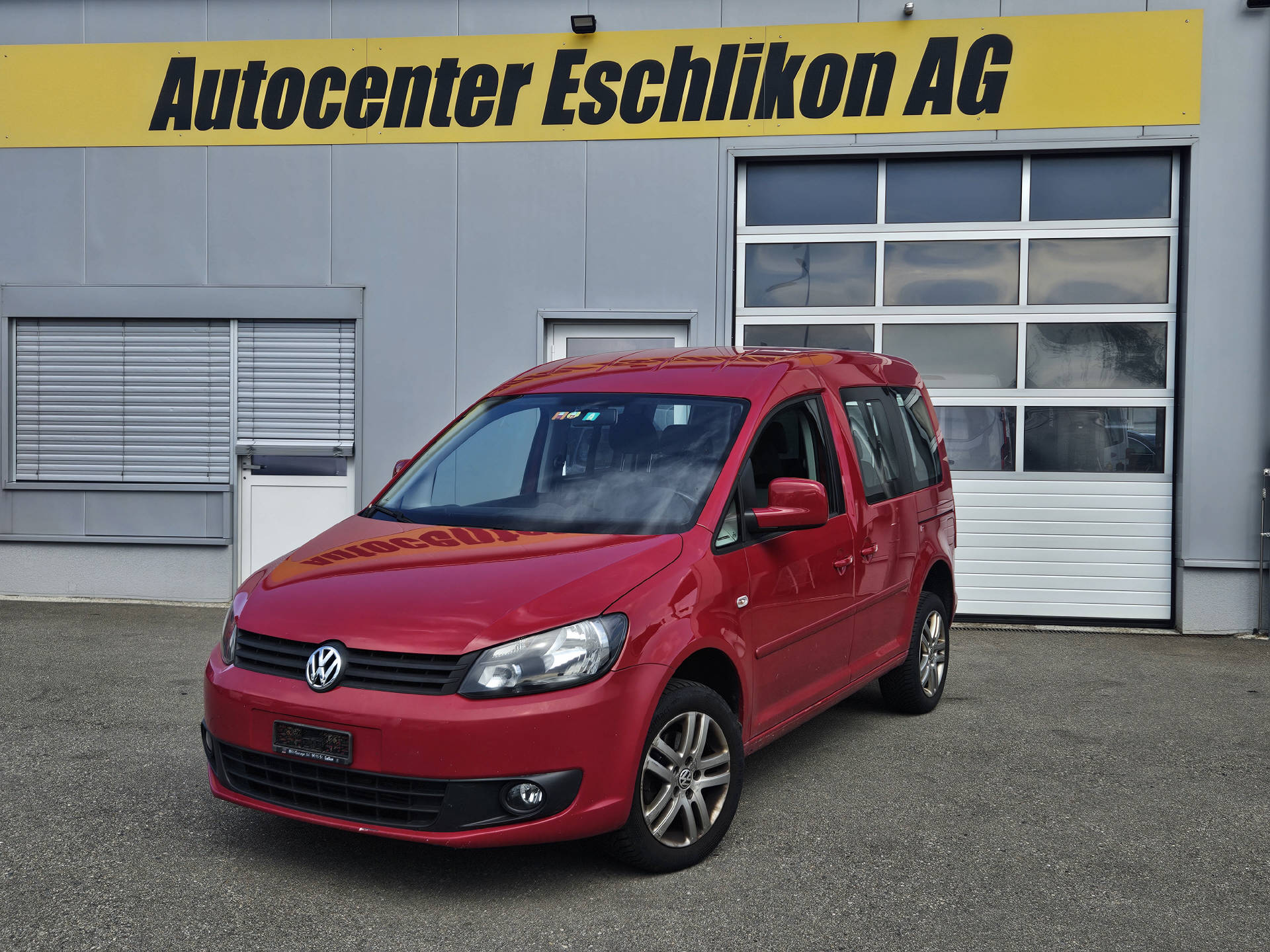 VW Caddy 2.0 TDI 110 Trendline 4m-image-2