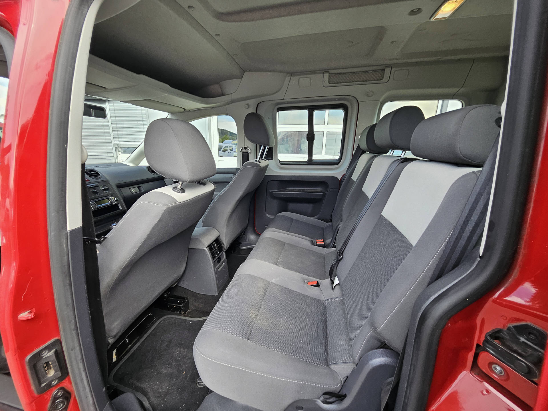 VW Caddy 2.0 TDI 110 Trendline 4m-image-16