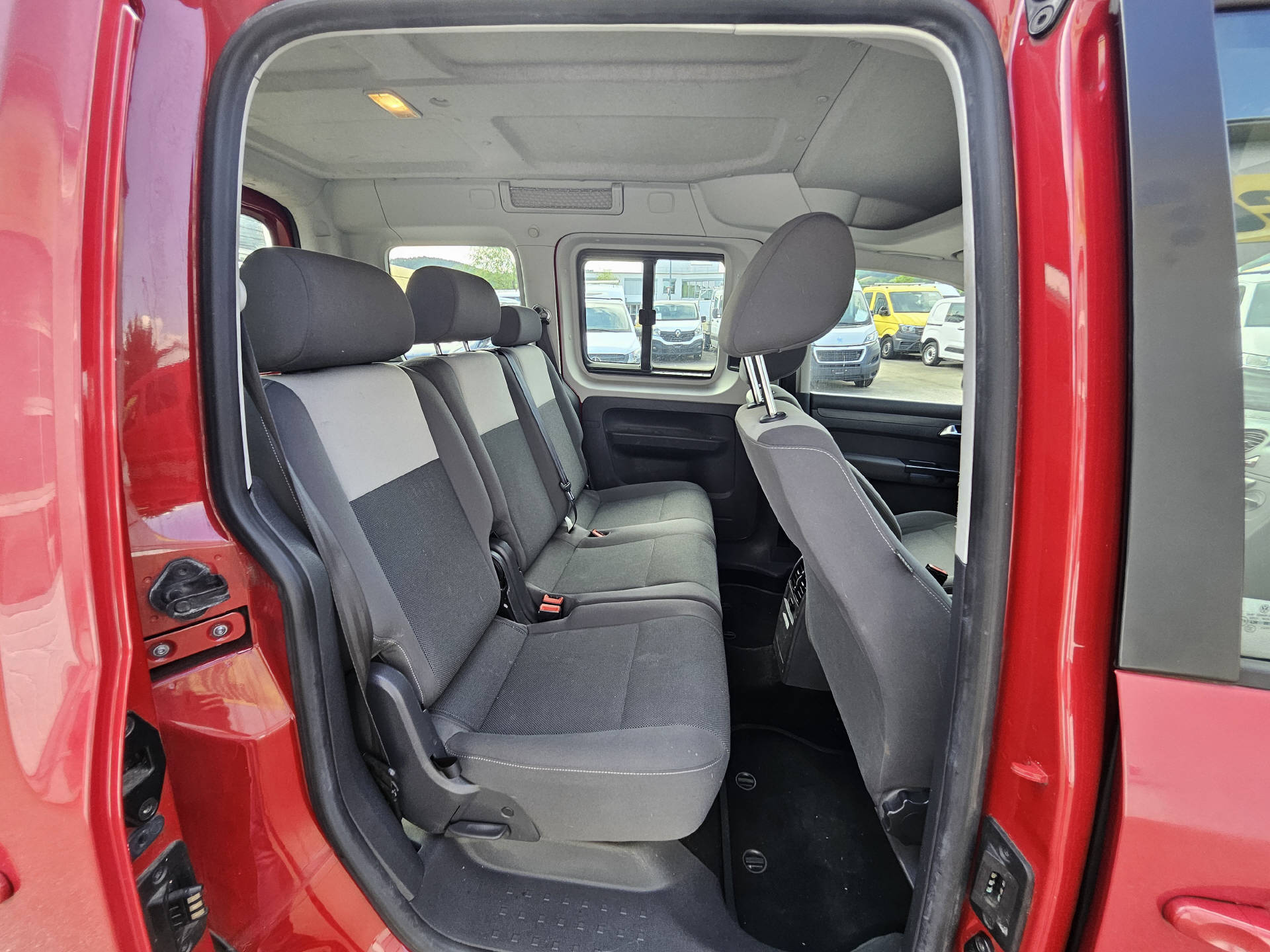 VW Caddy 2.0 TDI 110 Trendline 4m-image-19