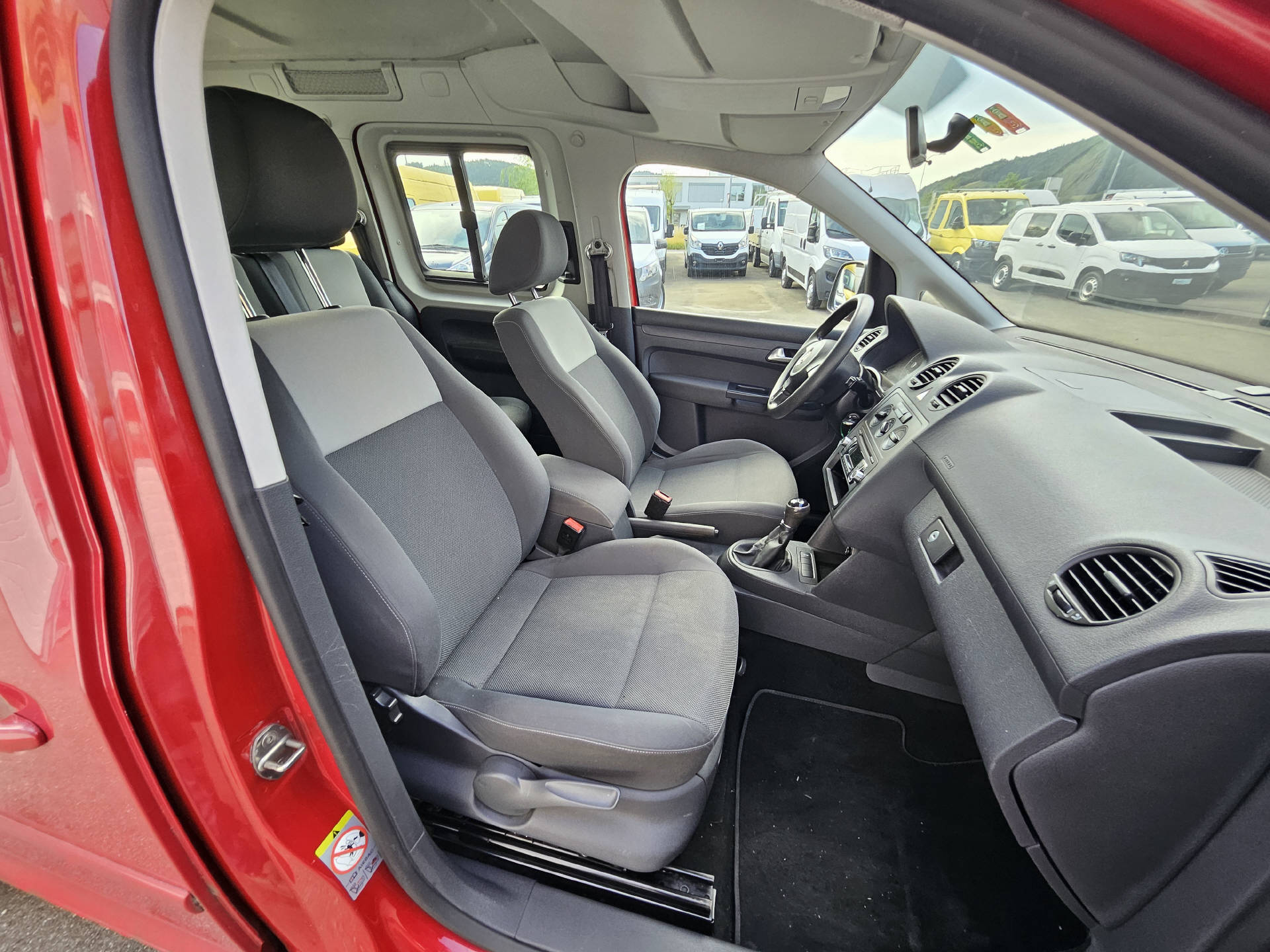 VW Caddy 2.0 TDI 110 Trendline 4m-image-17