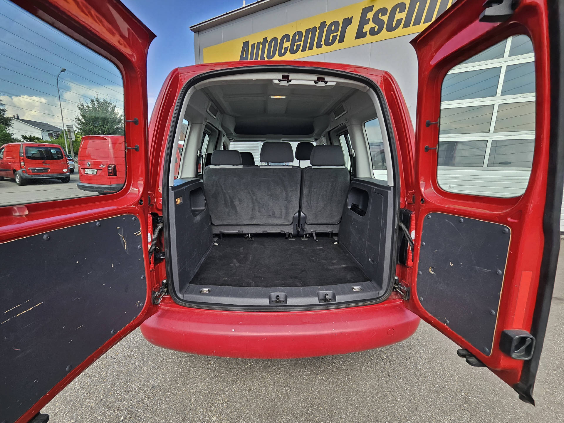 VW Caddy 2.0 TDI 110 Trendline 4m-image-9