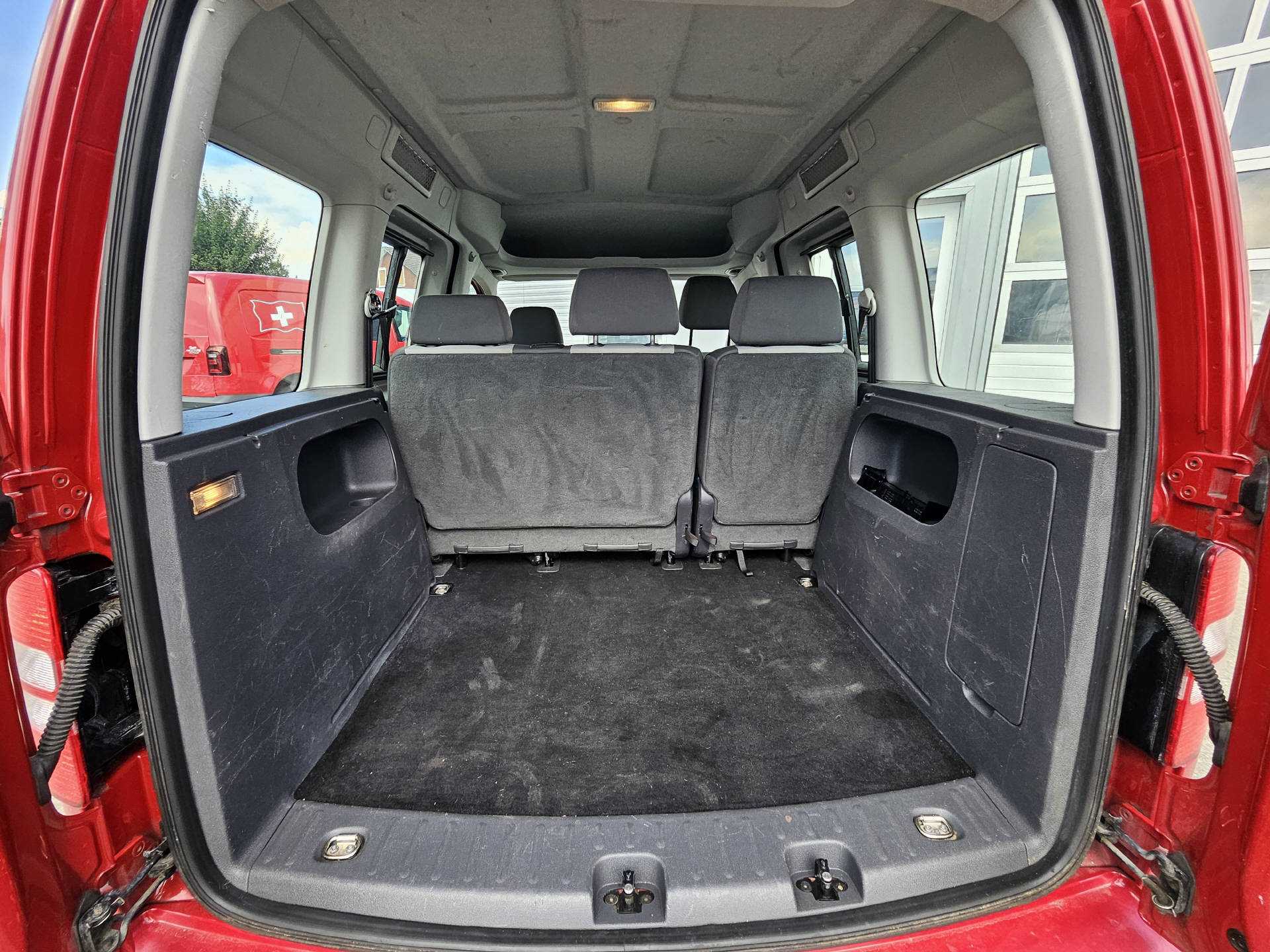 VW Caddy 2.0 TDI 110 Trendline 4m-image-10