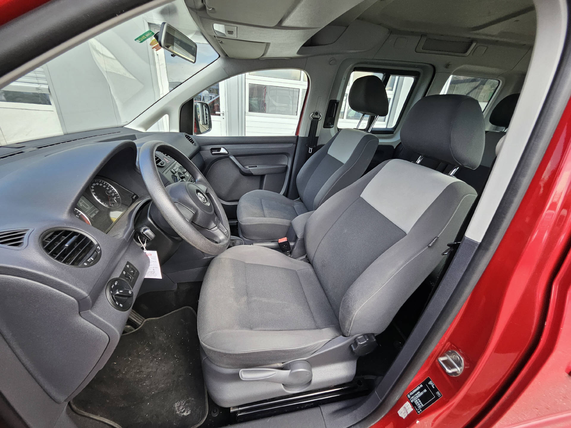 VW Caddy 2.0 TDI 110 Trendline 4m-image-13