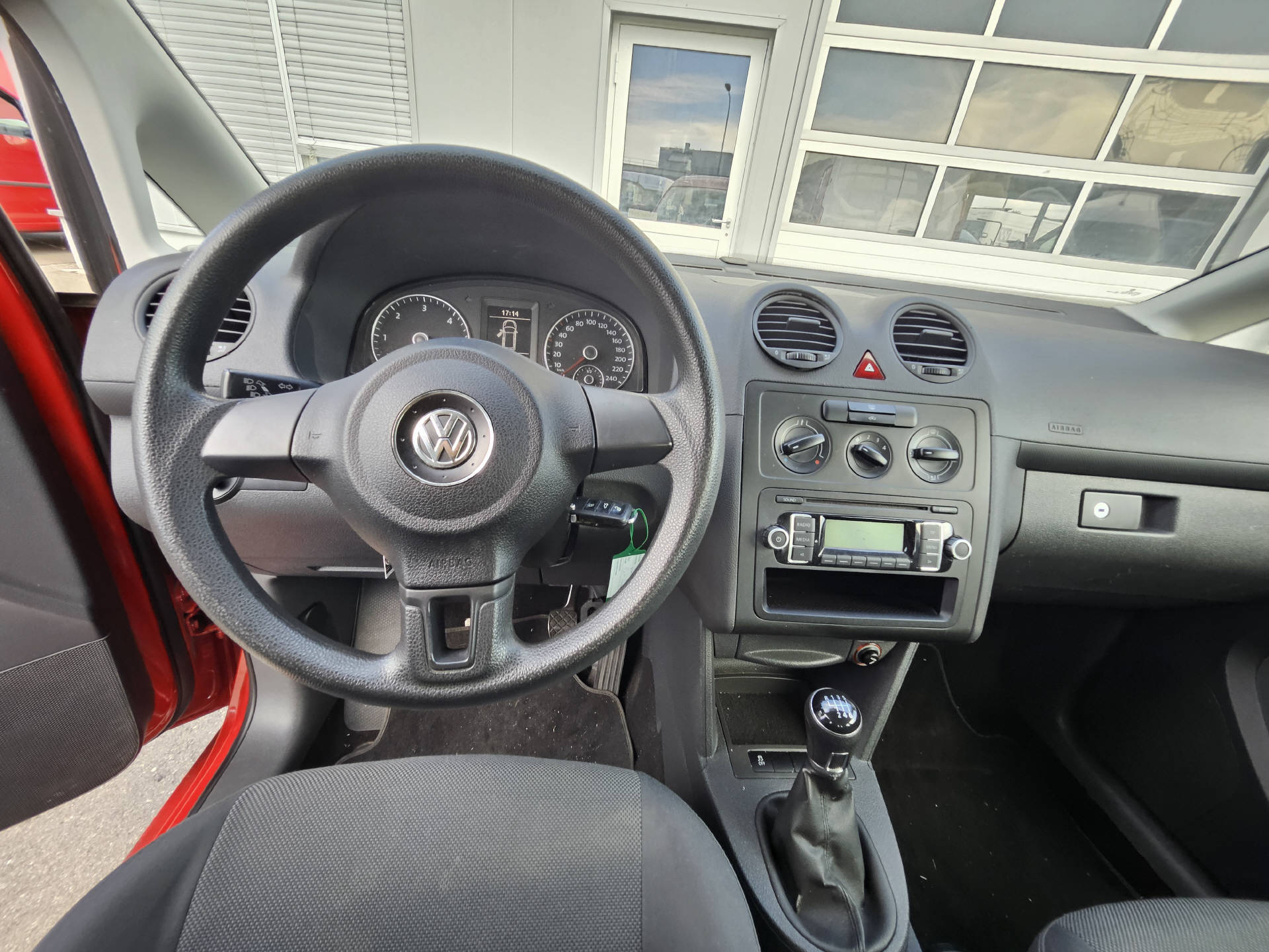 VW Caddy 2.0 TDI 110 Trendline 4m-image-11