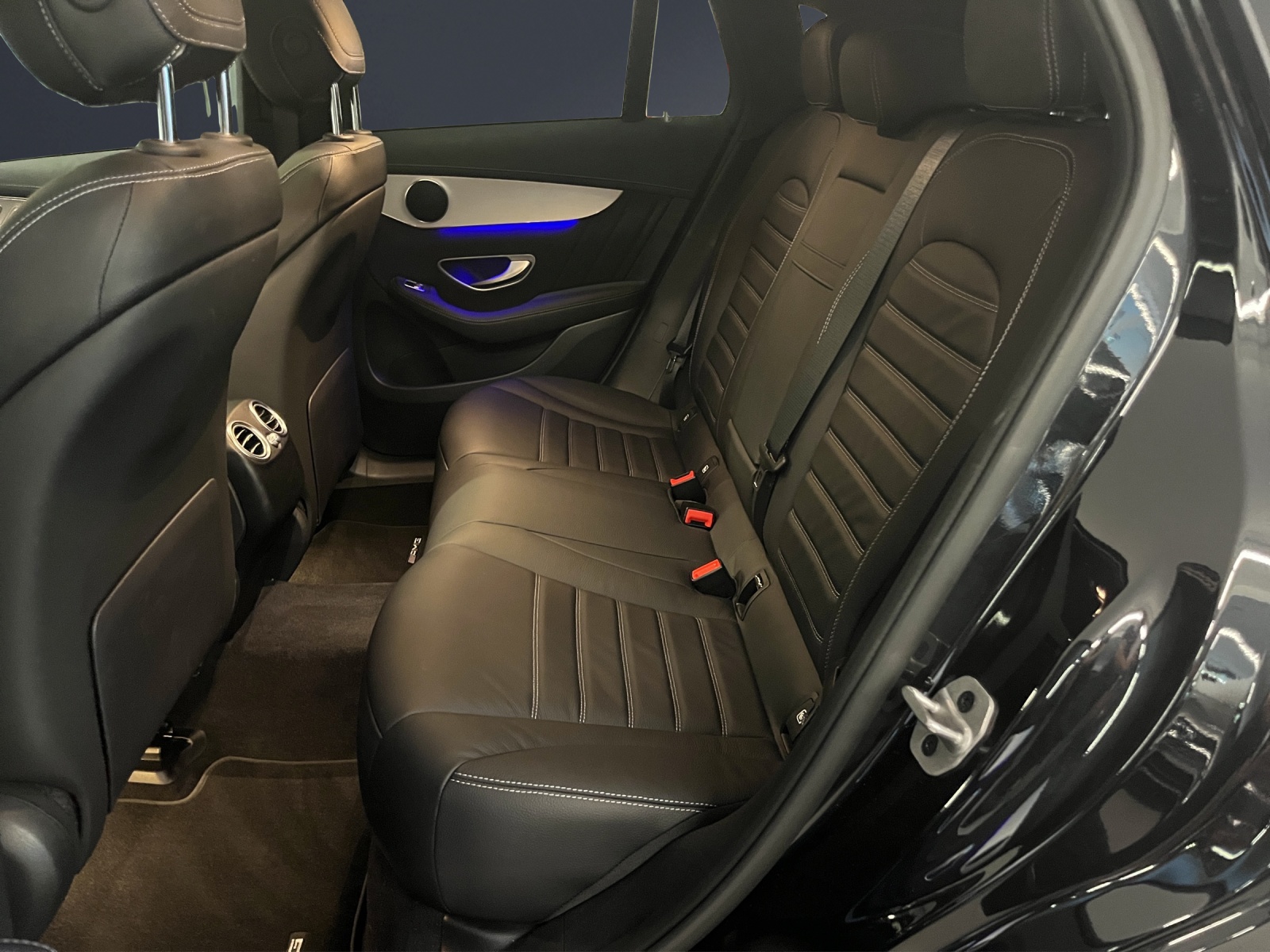 MERCEDES-BENZ EQC 400 4Matic-image-10
