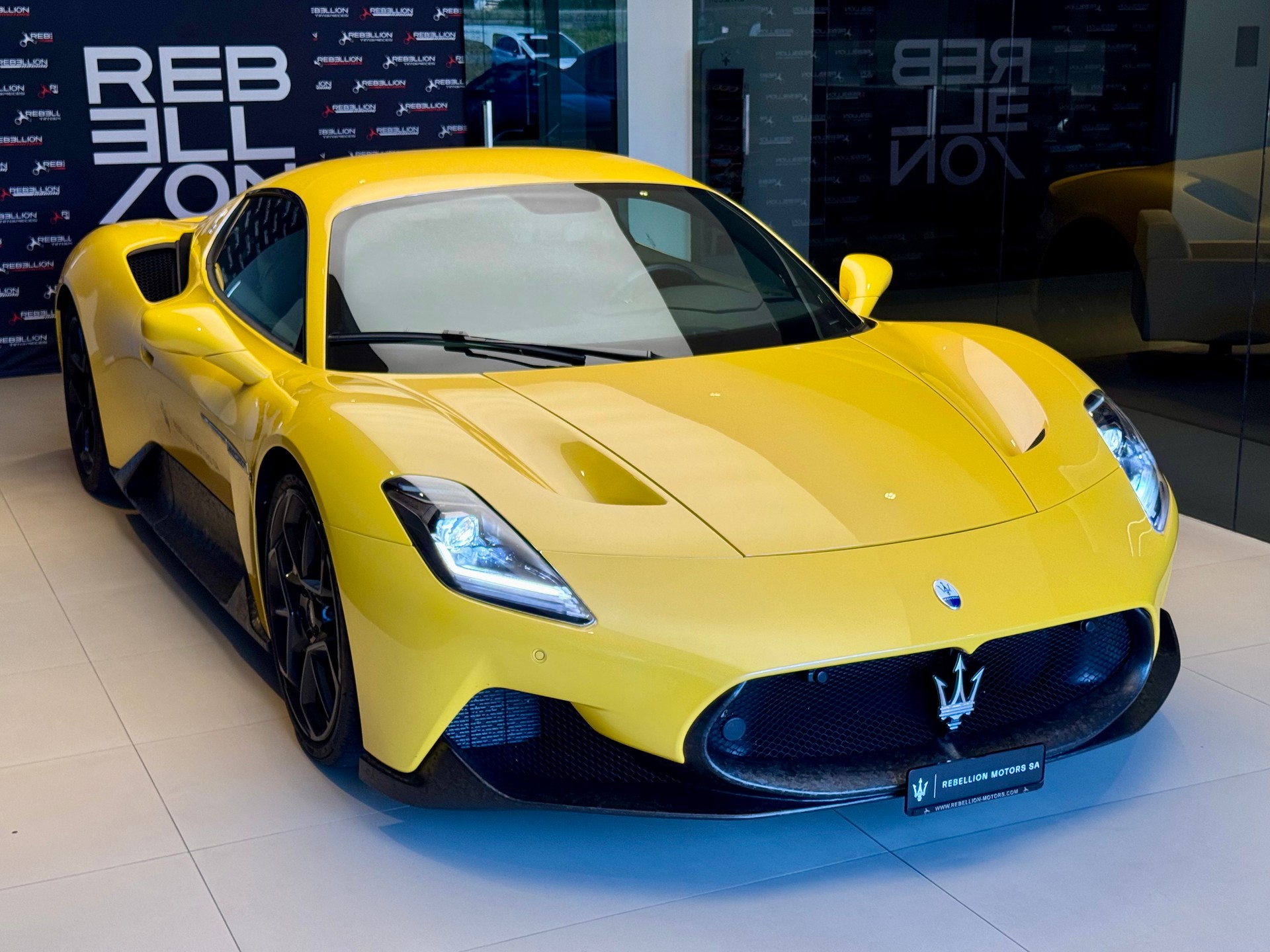 MASERATI MC 20-image-2