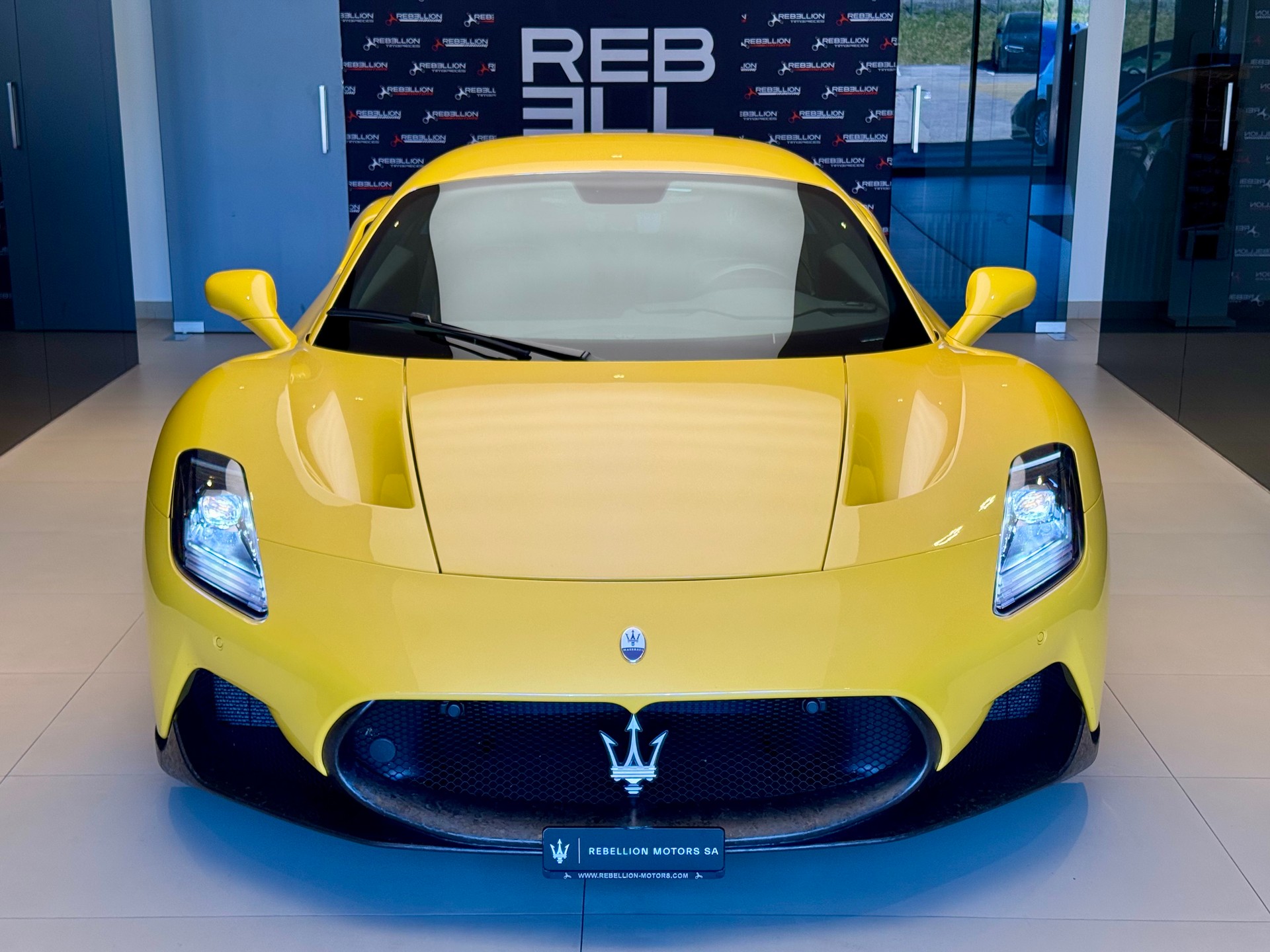 MASERATI MC 20-image-1