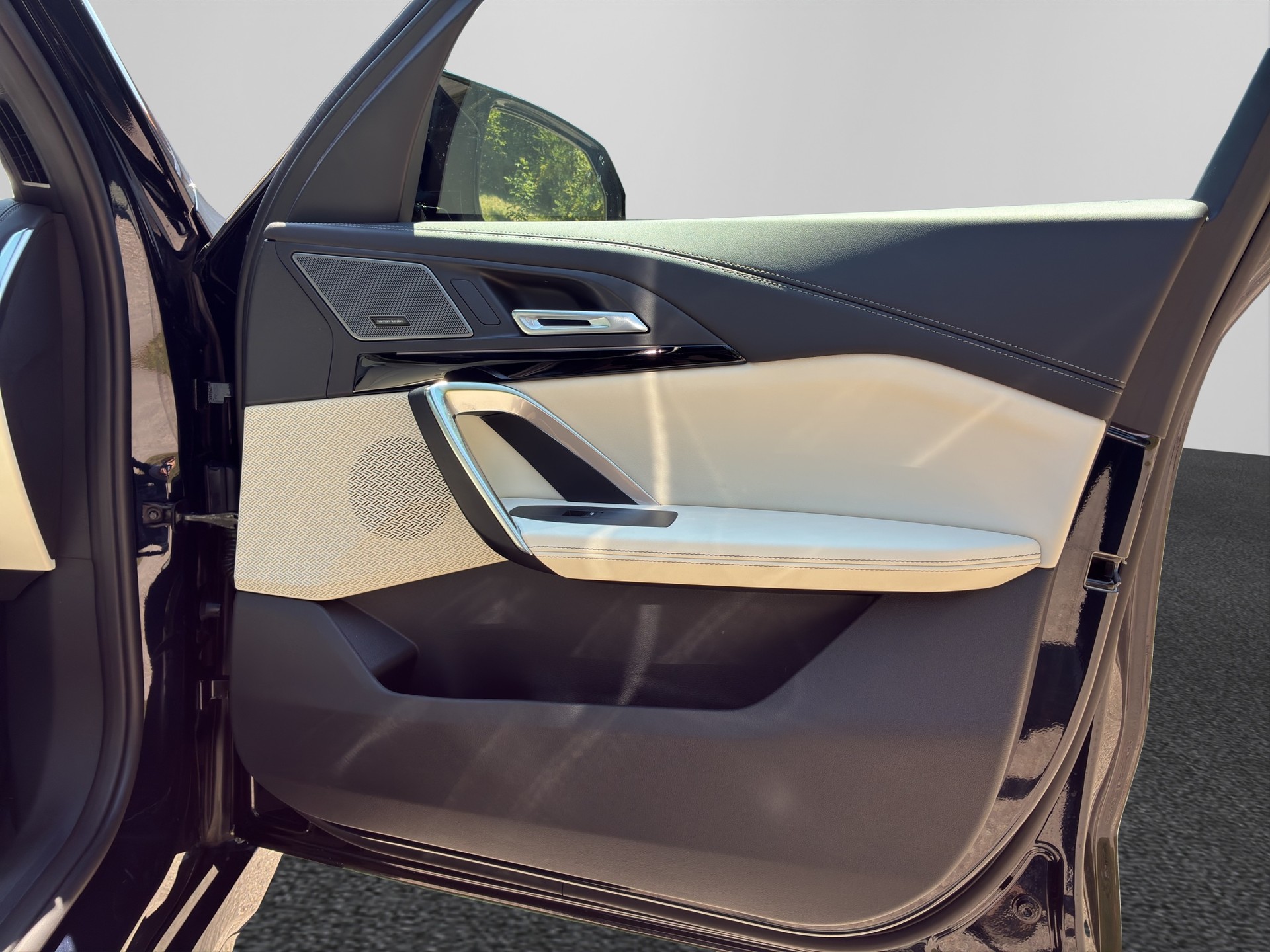 BMW X1 M35i-image-15