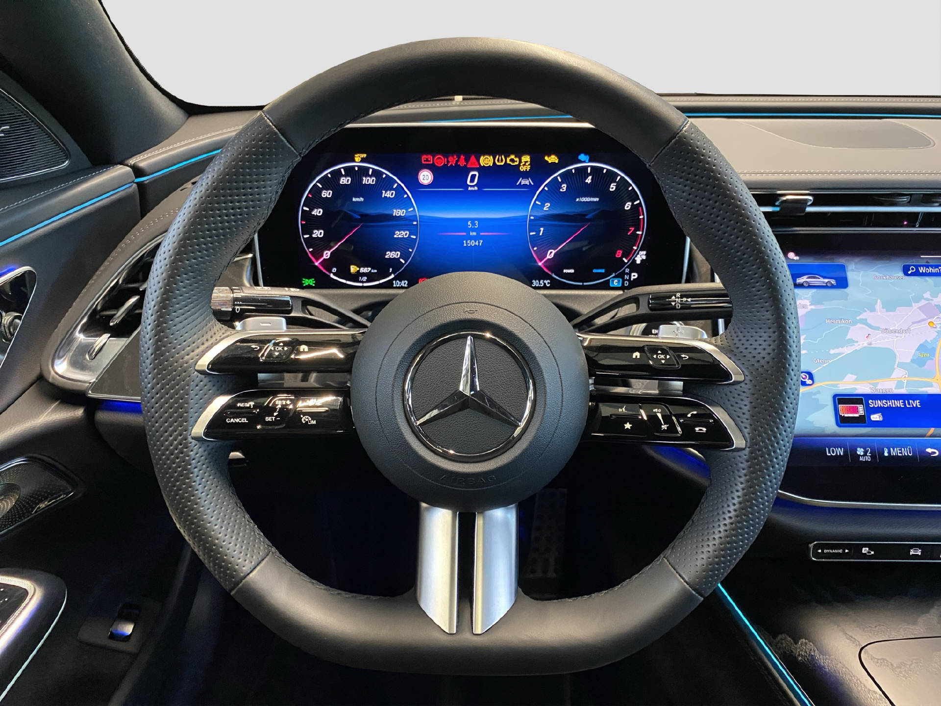 MERCEDES-BENZ E 200 AMG Line 4MATIC-image-8