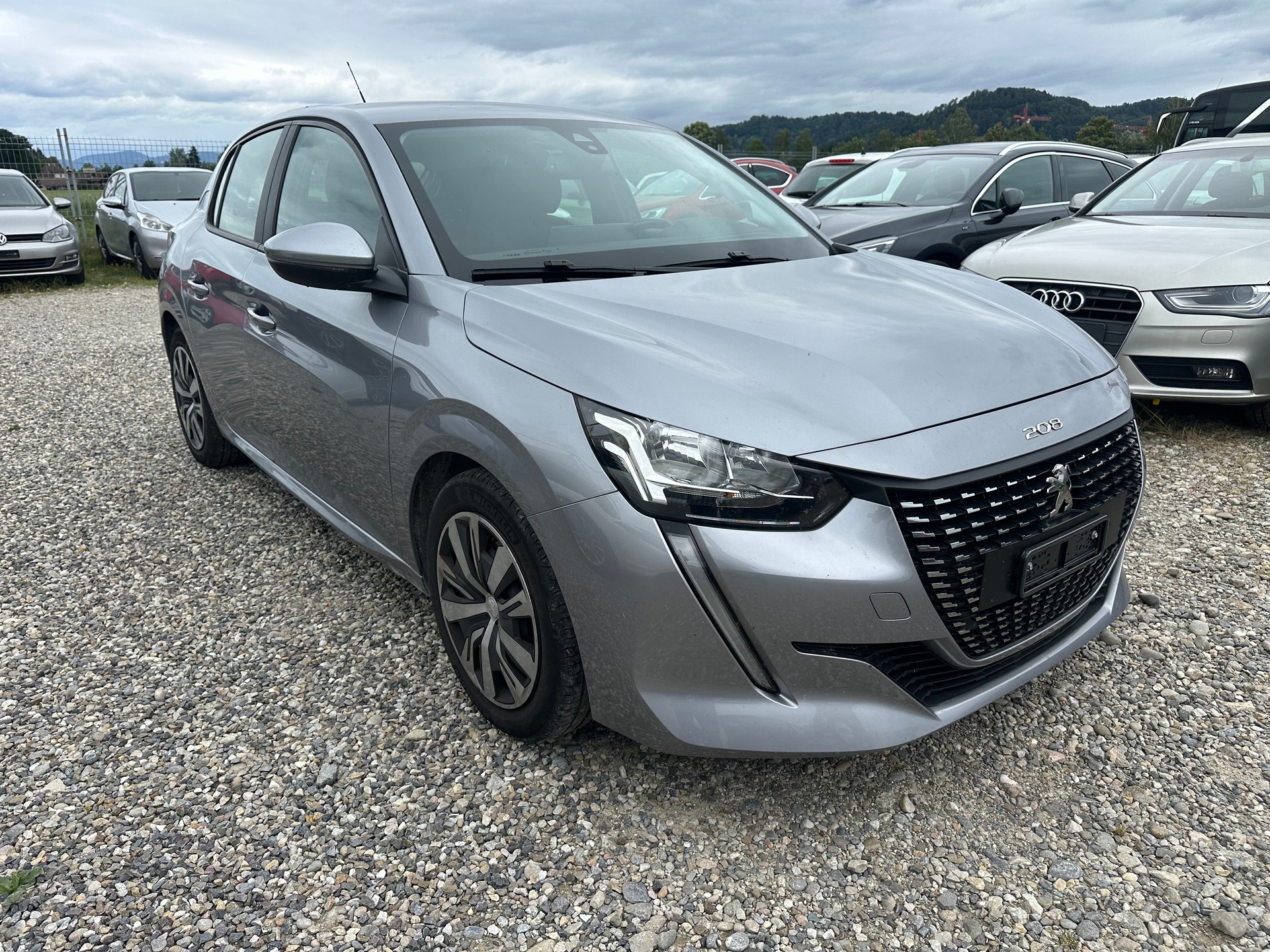 PEUGEOT 208 1.2 PureTech Active-image-2