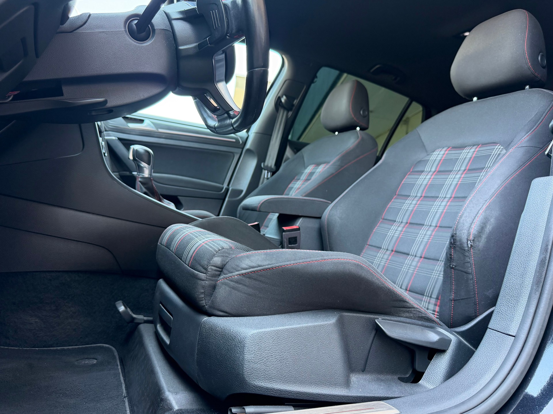 VW Golf 2.0 TSI GTI DSG-image-7