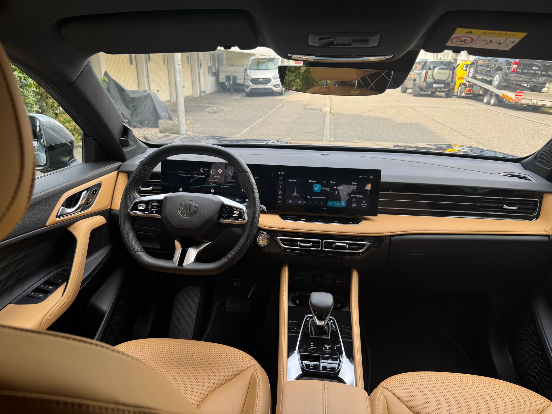 MG HS 1.5 T HEV Luxury-image-0