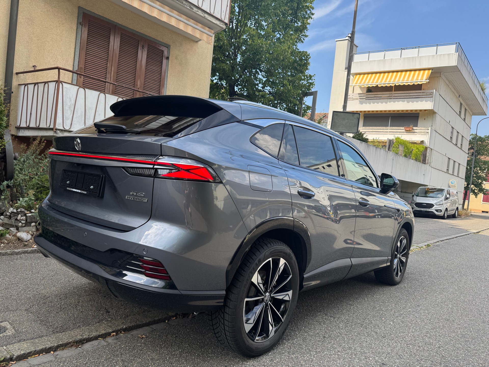 MG HS 1.5 T HEV Luxury-image-3