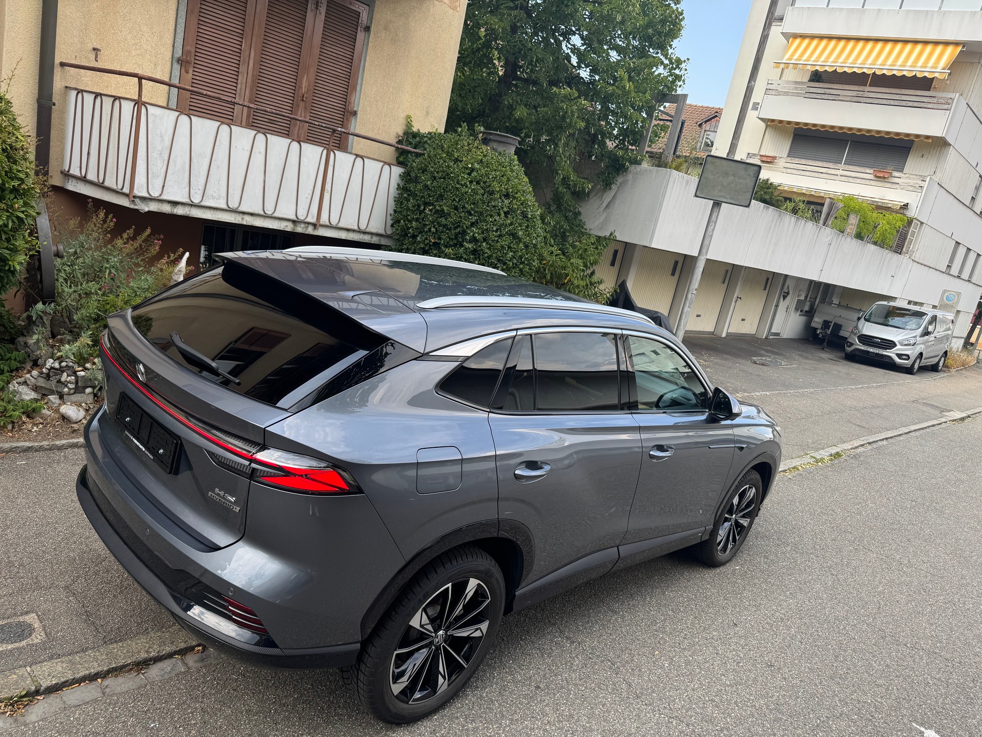 MG HS 1.5 T HEV Luxury-image-1
