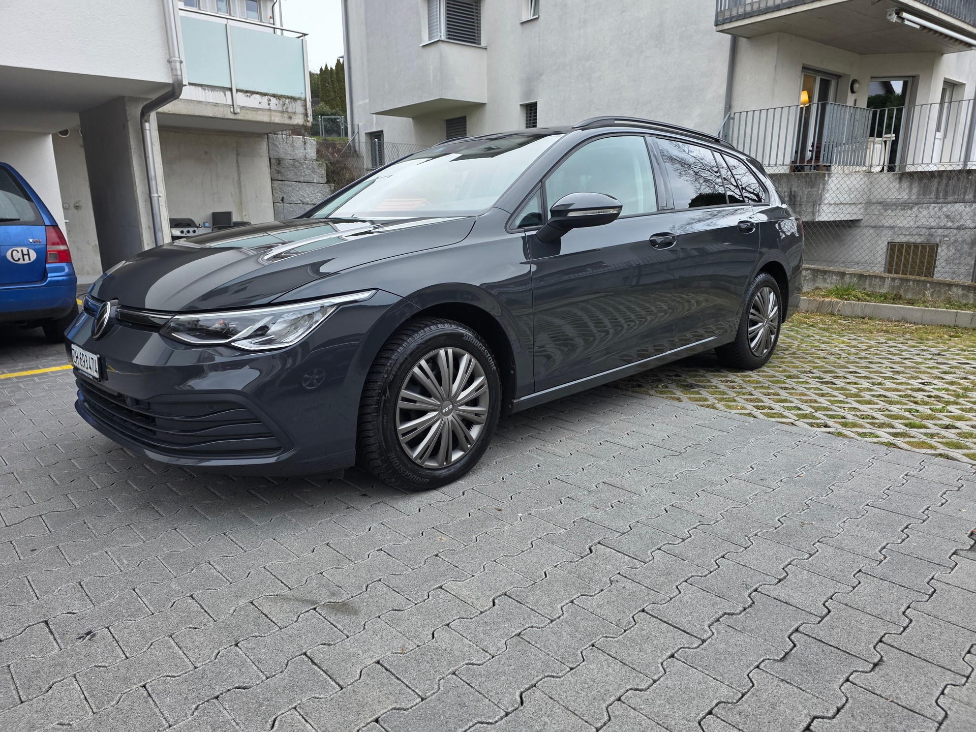 VW Variant 2.0 TDI Life DSG-image-4