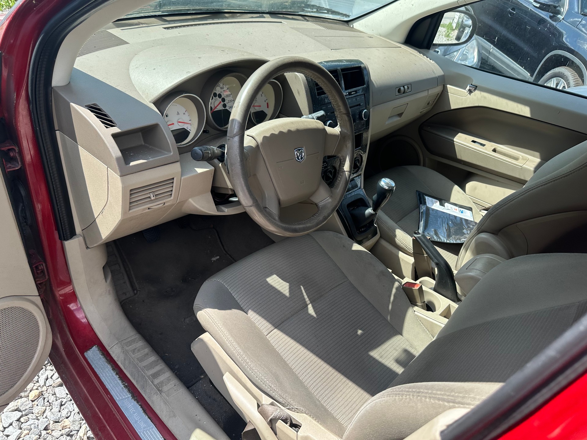 DODGE Caliber 1.8 SE-image-8