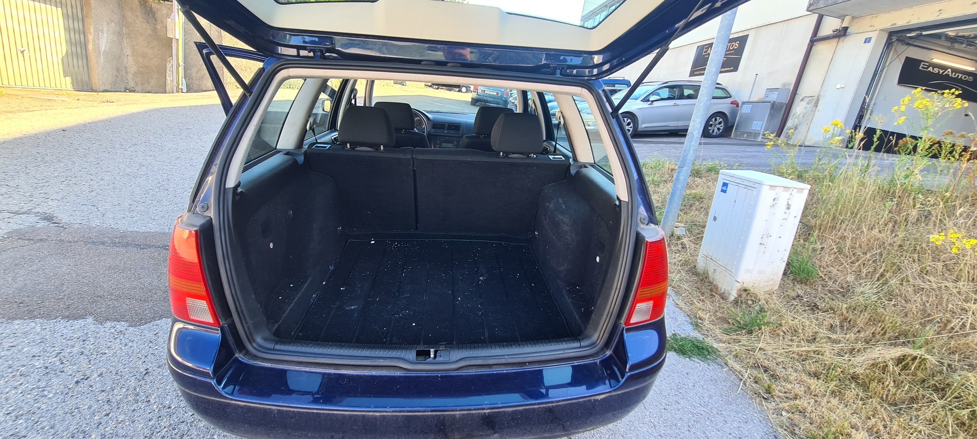 VW Golf Variant 1.9 TDI PD Pacific-image-13