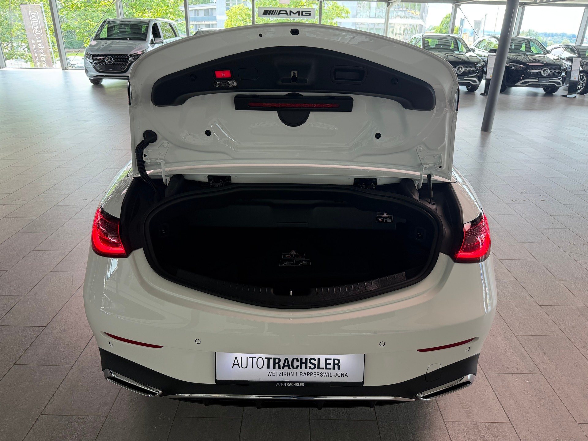 MERCEDES-BENZ CLE 200 Cabrio 4Matic 9G-Tronic-image-4
