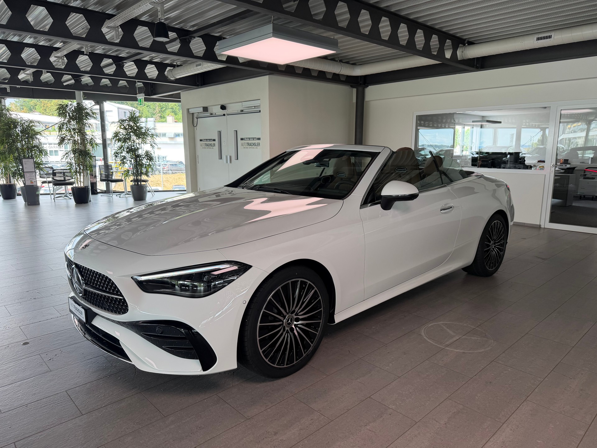 MERCEDES-BENZ CLE 200 Cabrio 4Matic 9G-Tronic-image-2