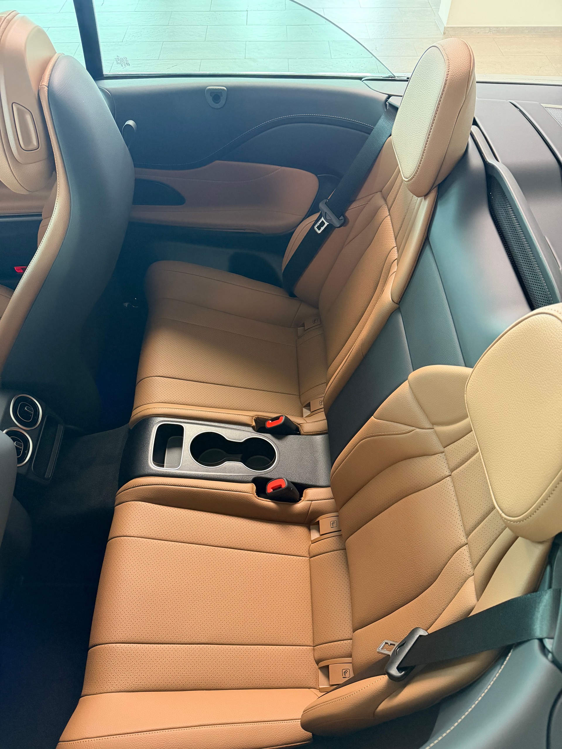 MERCEDES-BENZ CLE 200 Cabrio 4Matic 9G-Tronic-image-11
