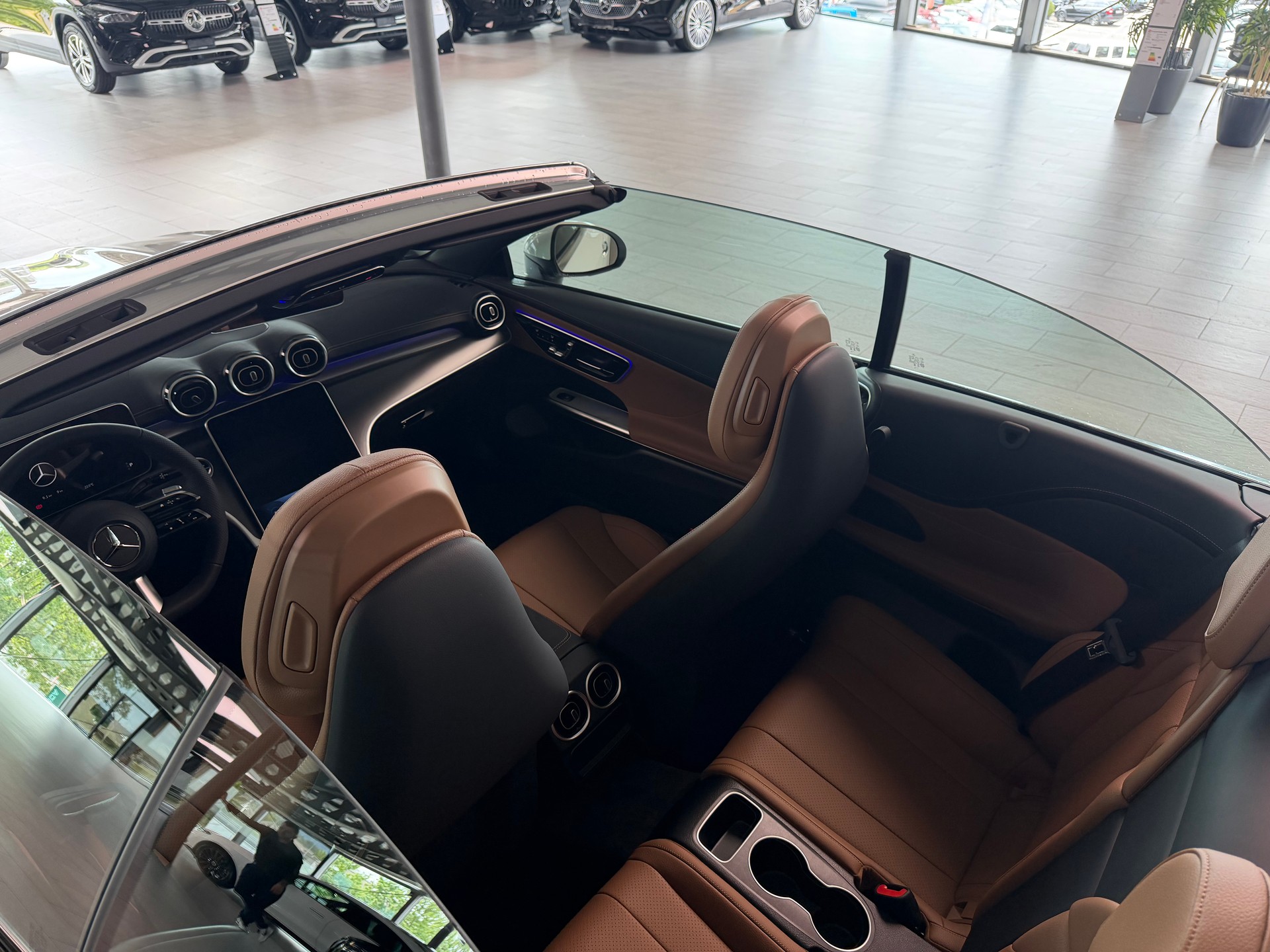 MERCEDES-BENZ CLE 200 Cabrio 4Matic 9G-Tronic-image-10