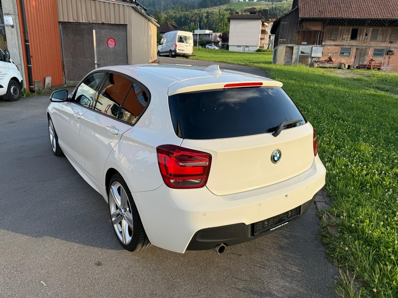 BMW 120d xDrive-image-1