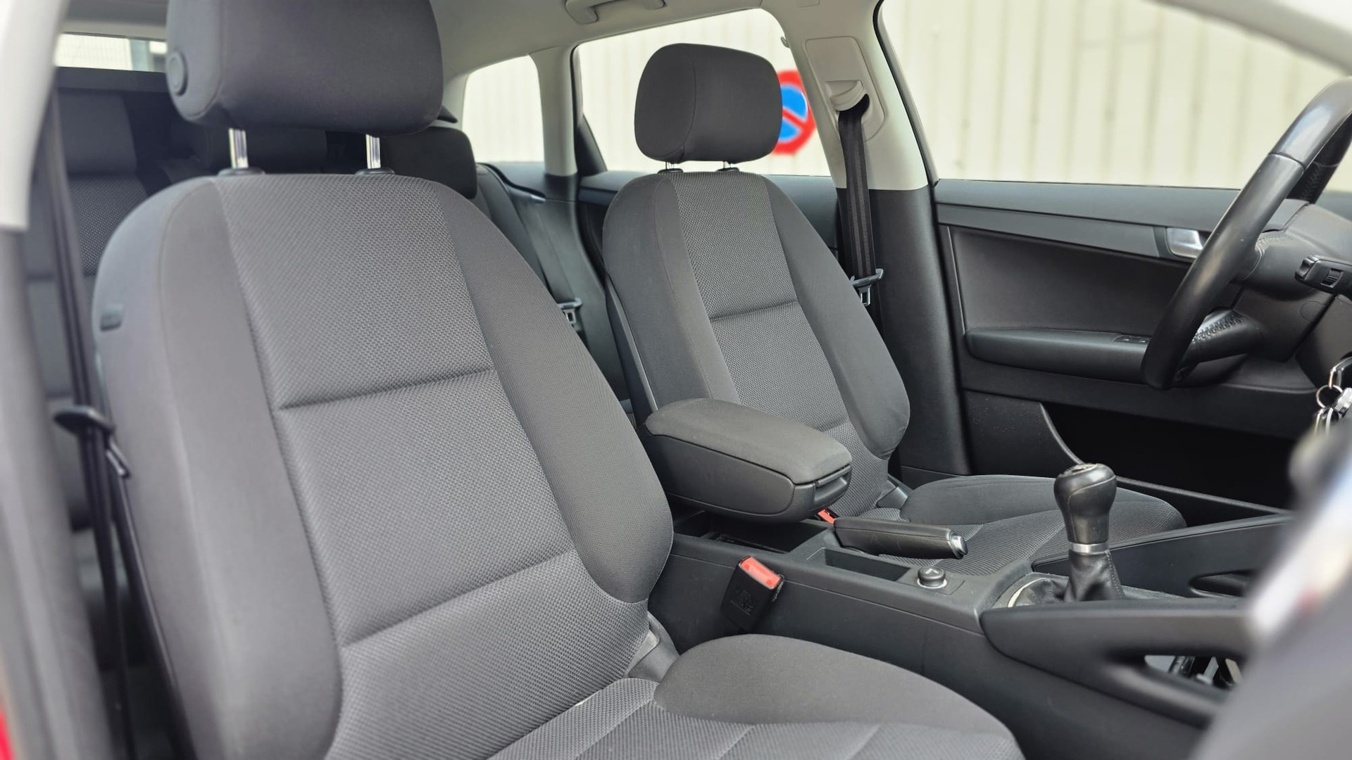 AUDI A3 Sportback 1.4 TFSI Ambition-image-8