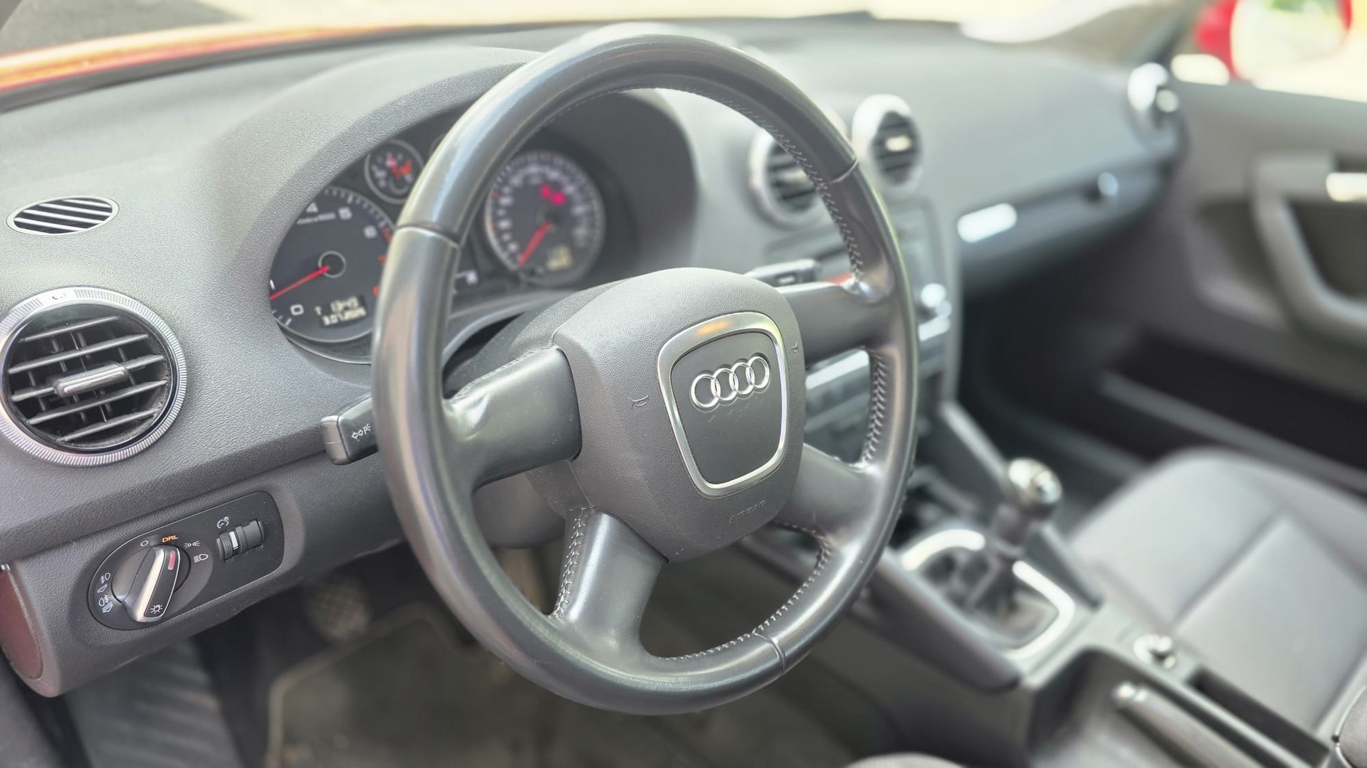 AUDI A3 Sportback 1.4 TFSI Ambition-image-10