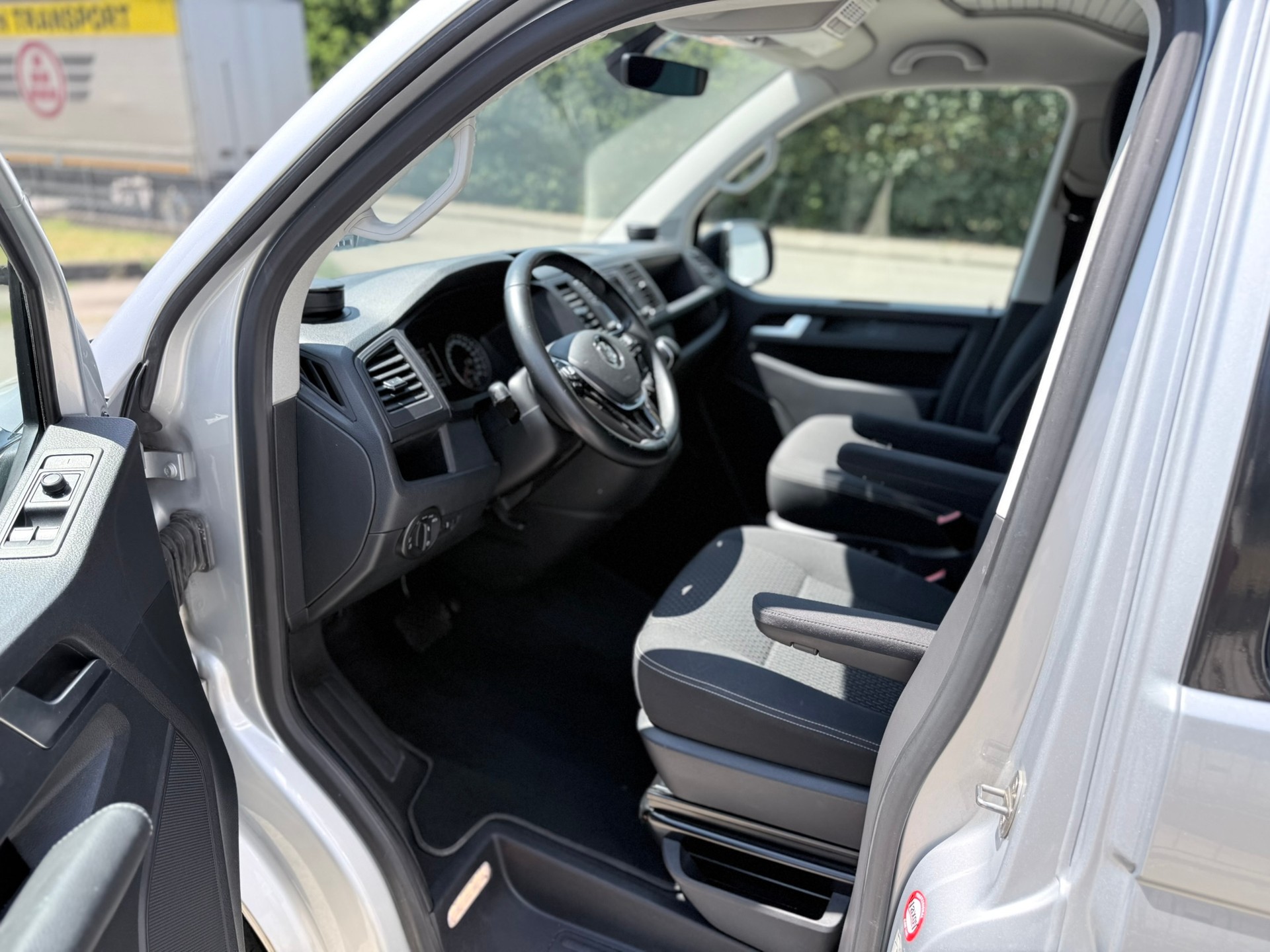 VW T6 California 2.0 TDI Beach Liberty DSG-image-22