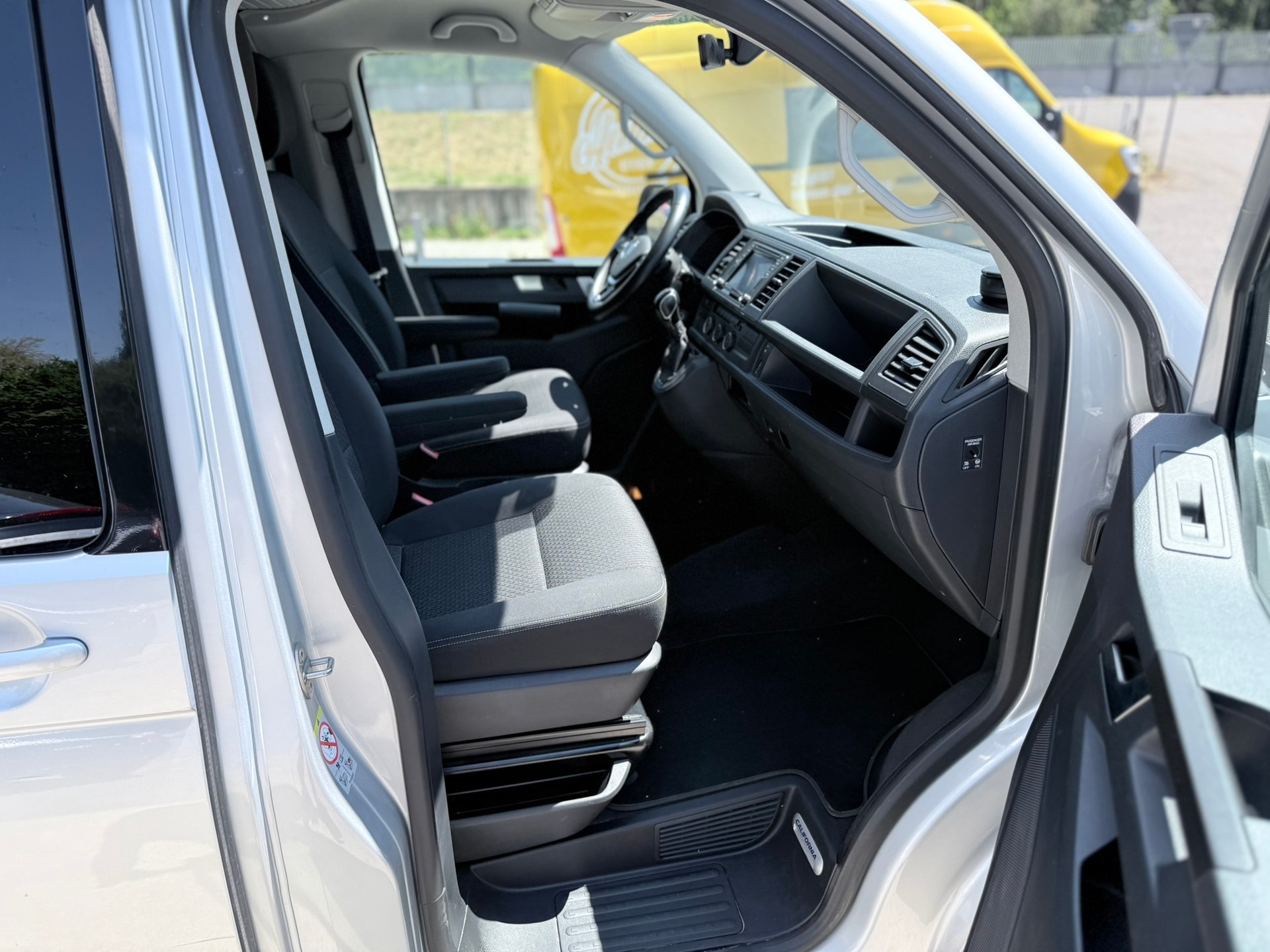 VW T6 California 2.0 TDI Beach Liberty DSG-image-18