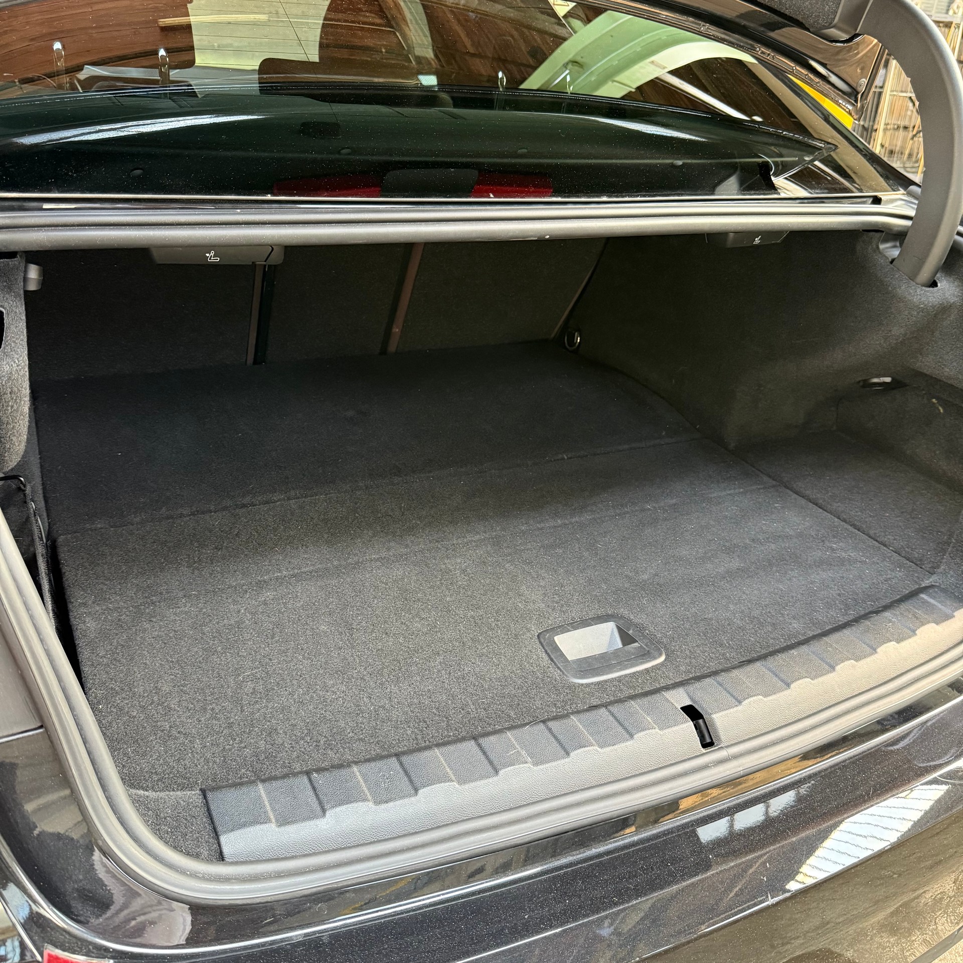 BMW 330e xDrive M Sport Steptronic Swiss-image-23