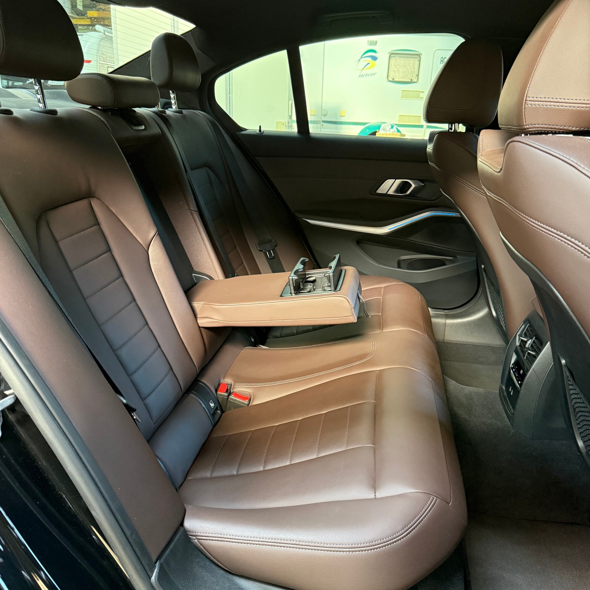 BMW 330e xDrive M Sport Steptronic Swiss-image-16