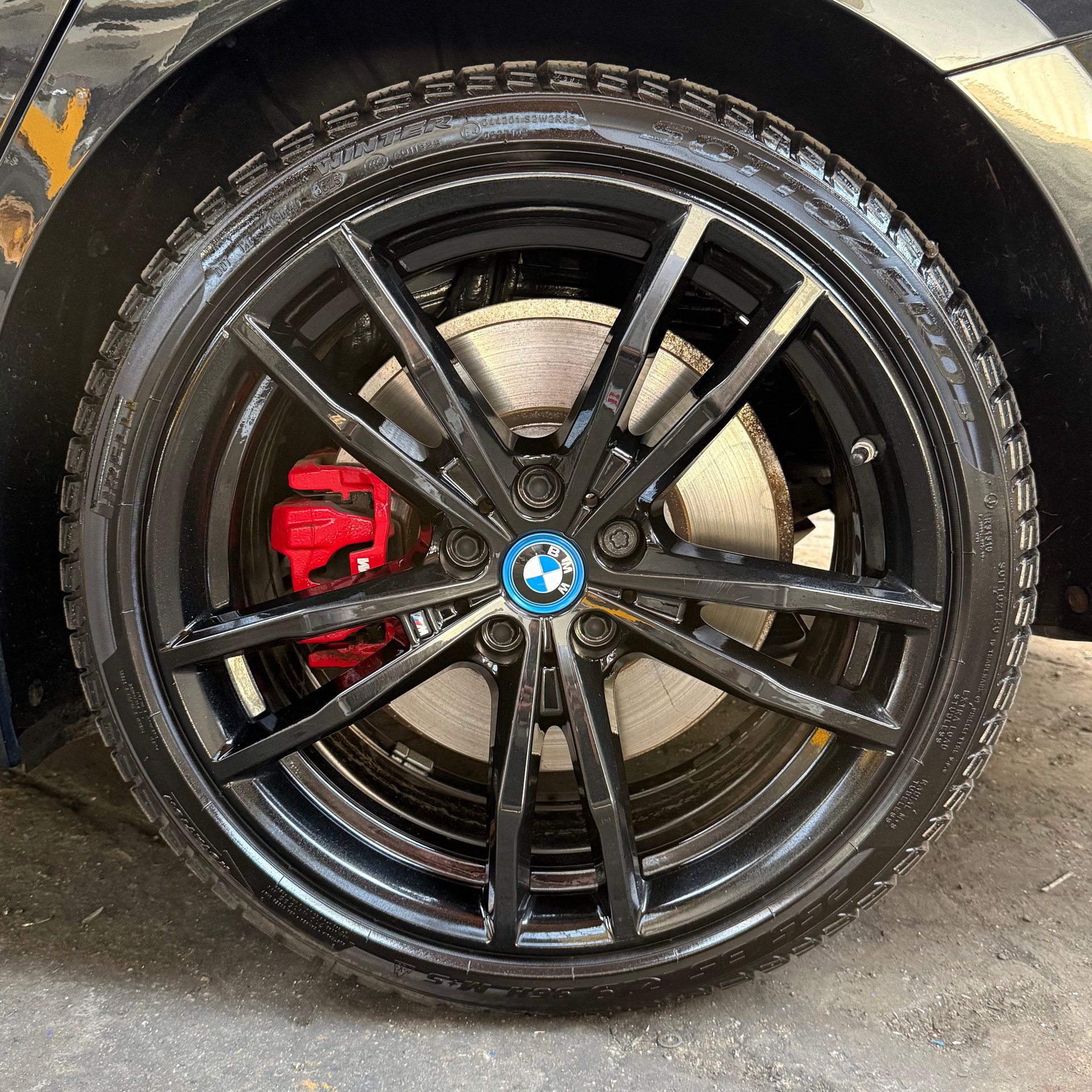 BMW 330e xDrive M Sport Steptronic Swiss-image-25