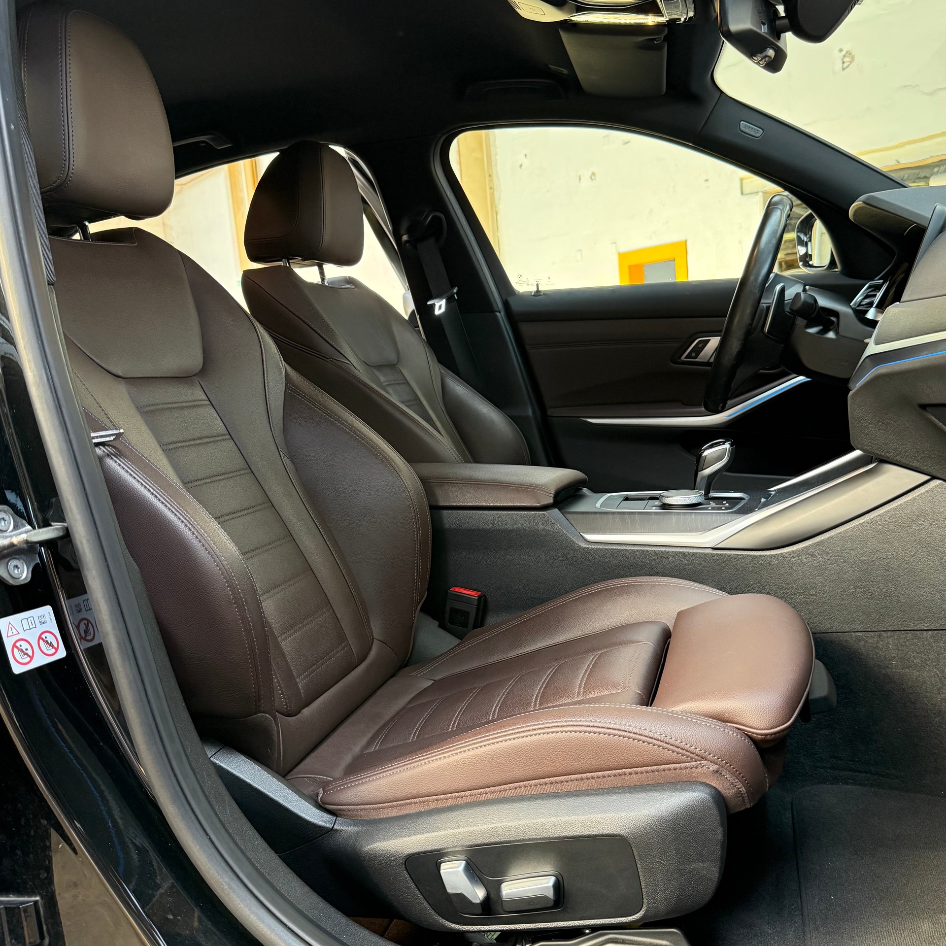 BMW 330e xDrive M Sport Steptronic Swiss-image-14
