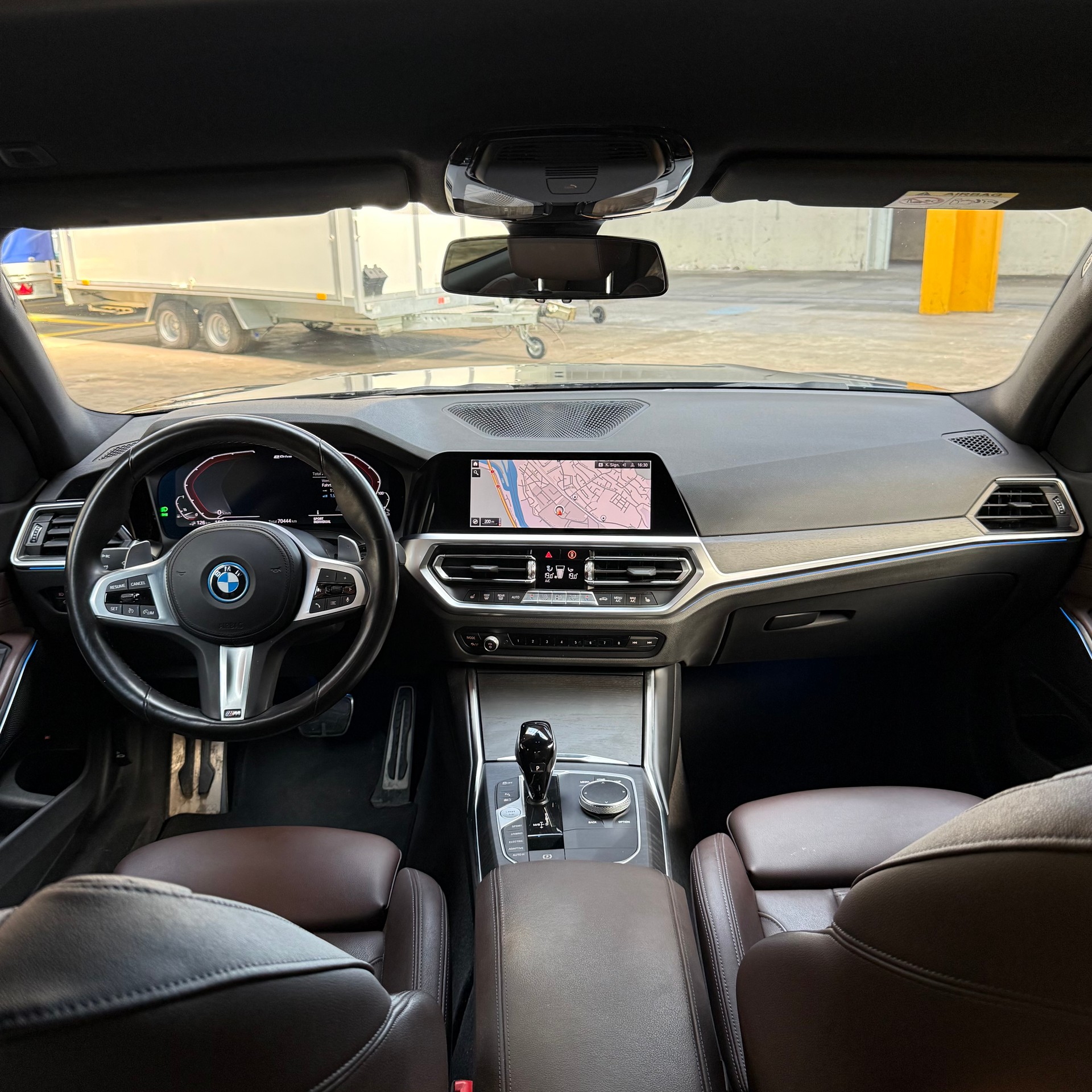 BMW 330e xDrive M Sport Steptronic Swiss-image-7