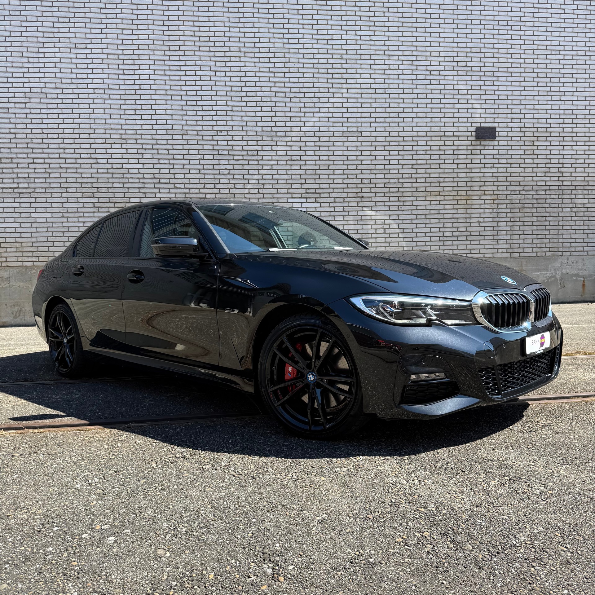 BMW 330e xDrive M Sport Steptronic Swiss-image-0