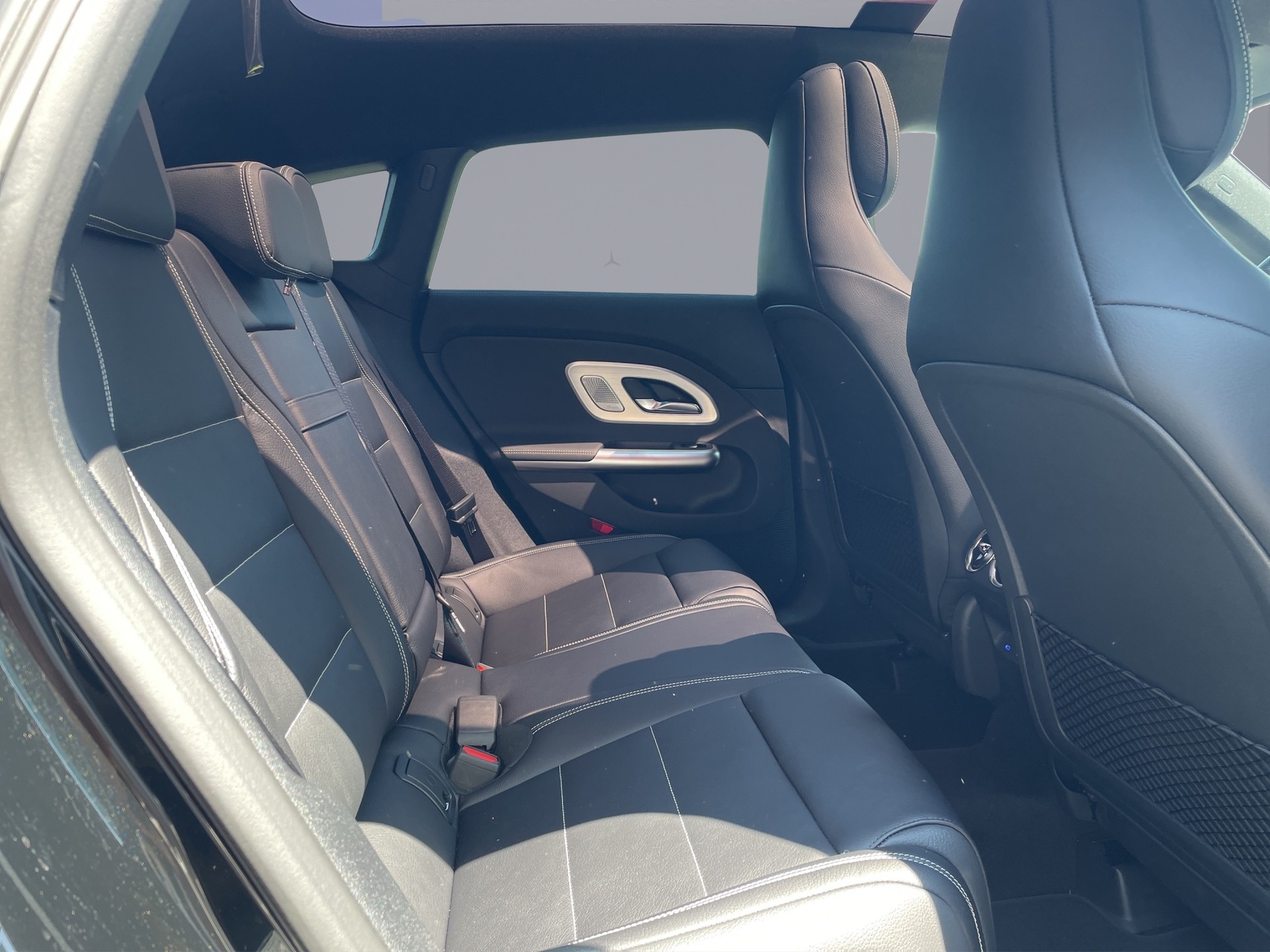 MERCEDES-BENZ CLA 220 4-Matic Shooting Brake-image-15