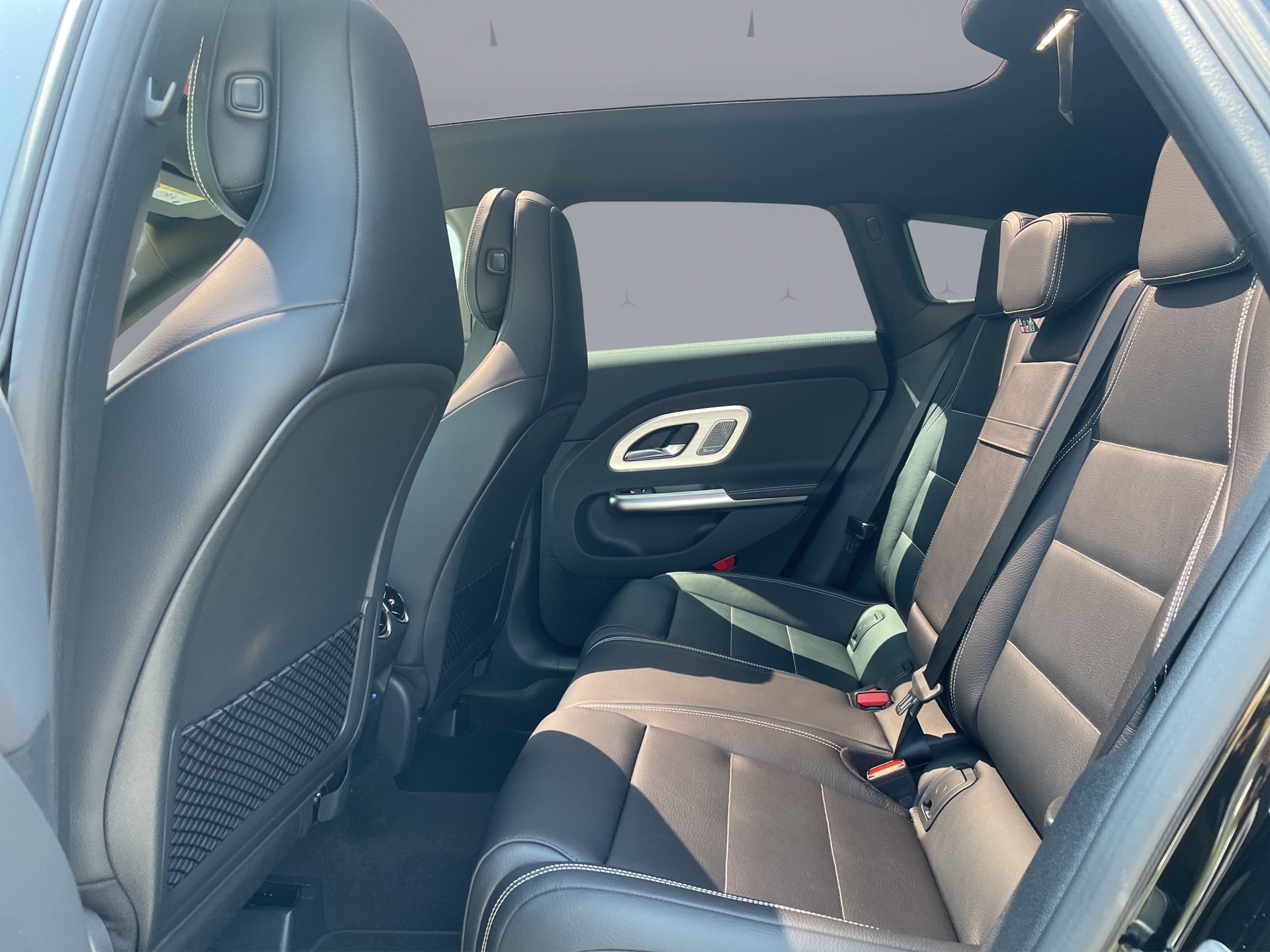 MERCEDES-BENZ CLA 220 4-Matic Shooting Brake-image-10