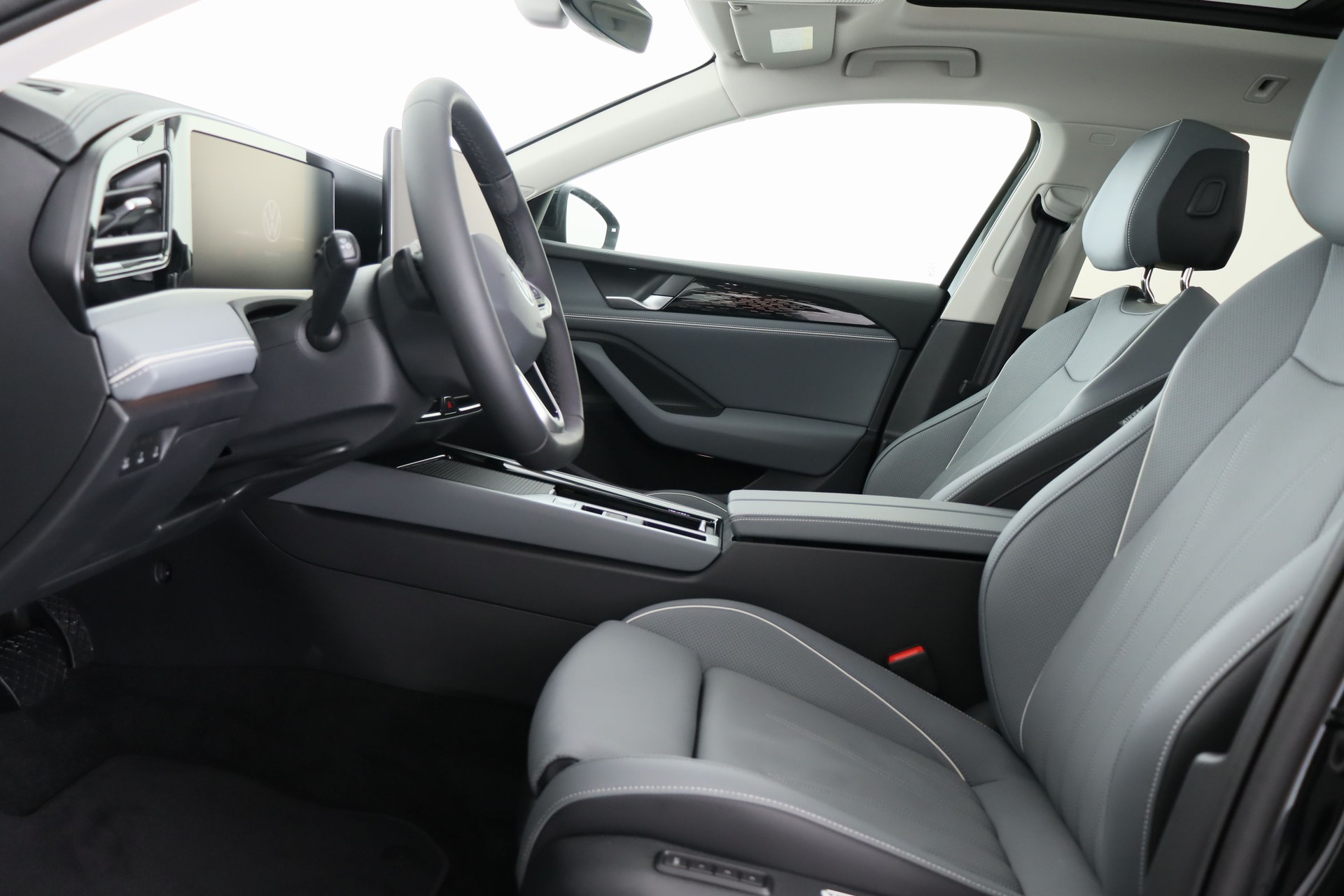 VW Passat Variant 2.0 TDI evo Elegance DSG-image-5