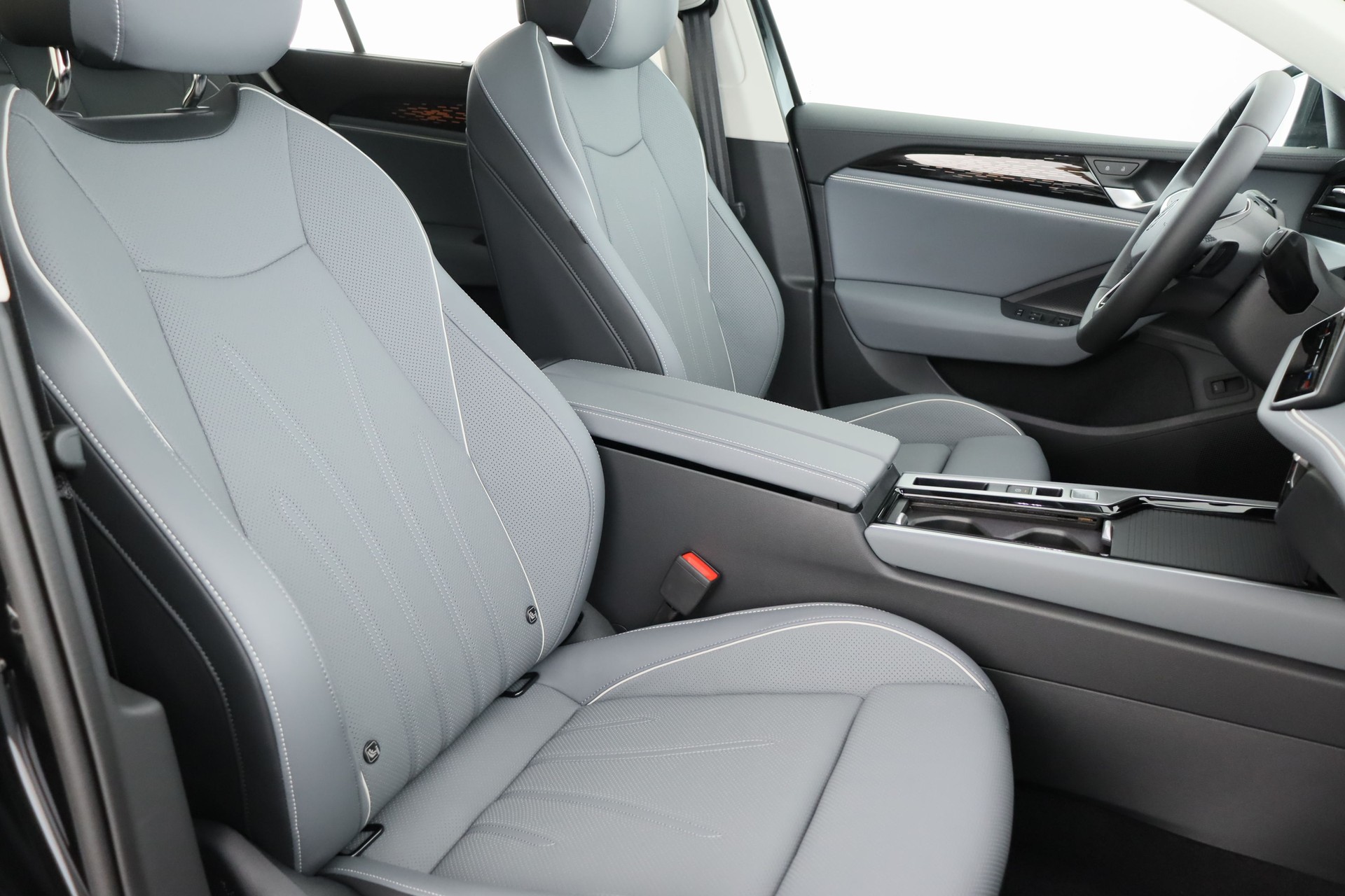 VW Passat Variant 2.0 TDI evo Elegance DSG-image-9