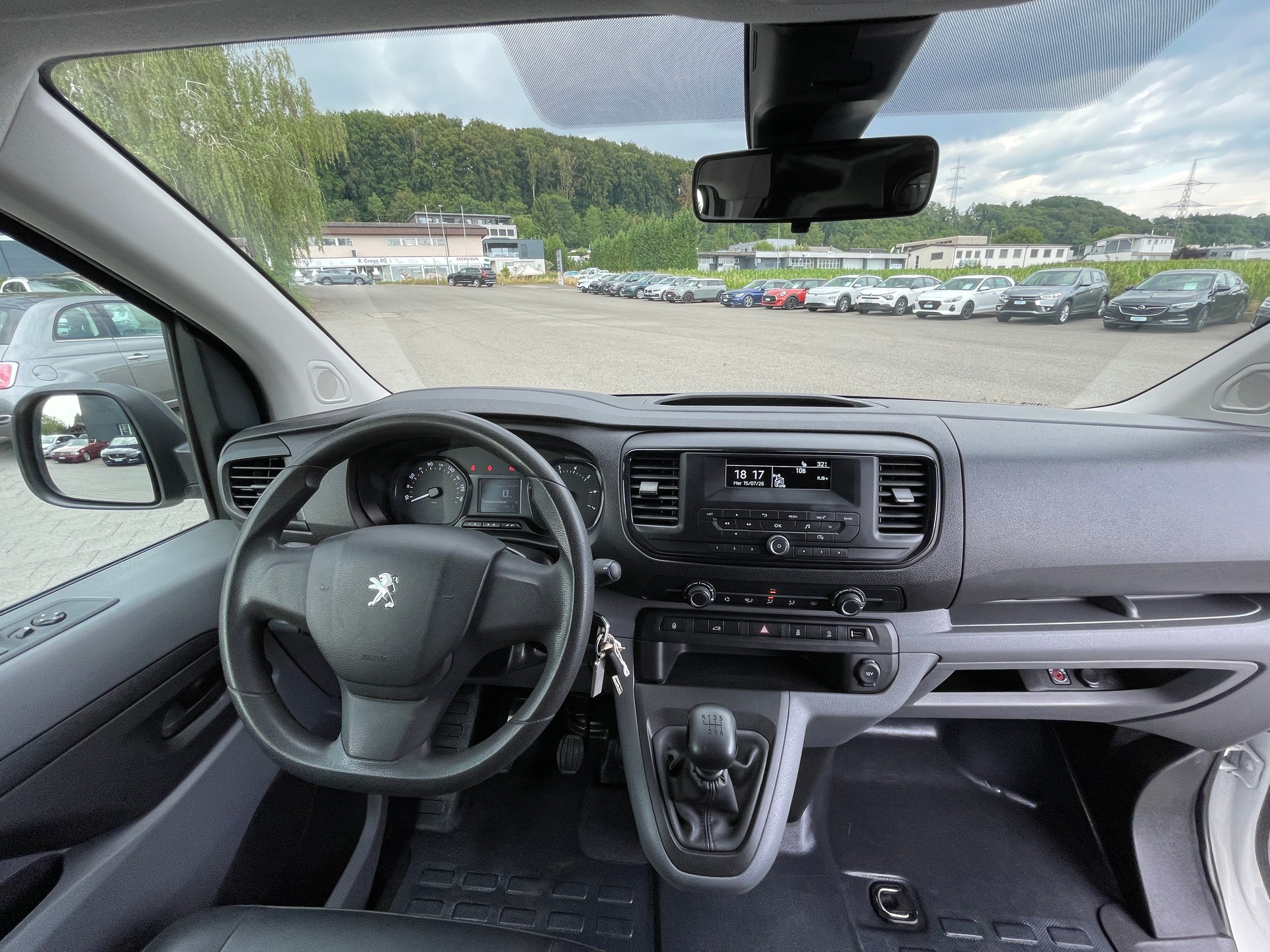 PEUGEOT Expert 2.0 BlueHDi 120 S&S Premium Standard-image-7