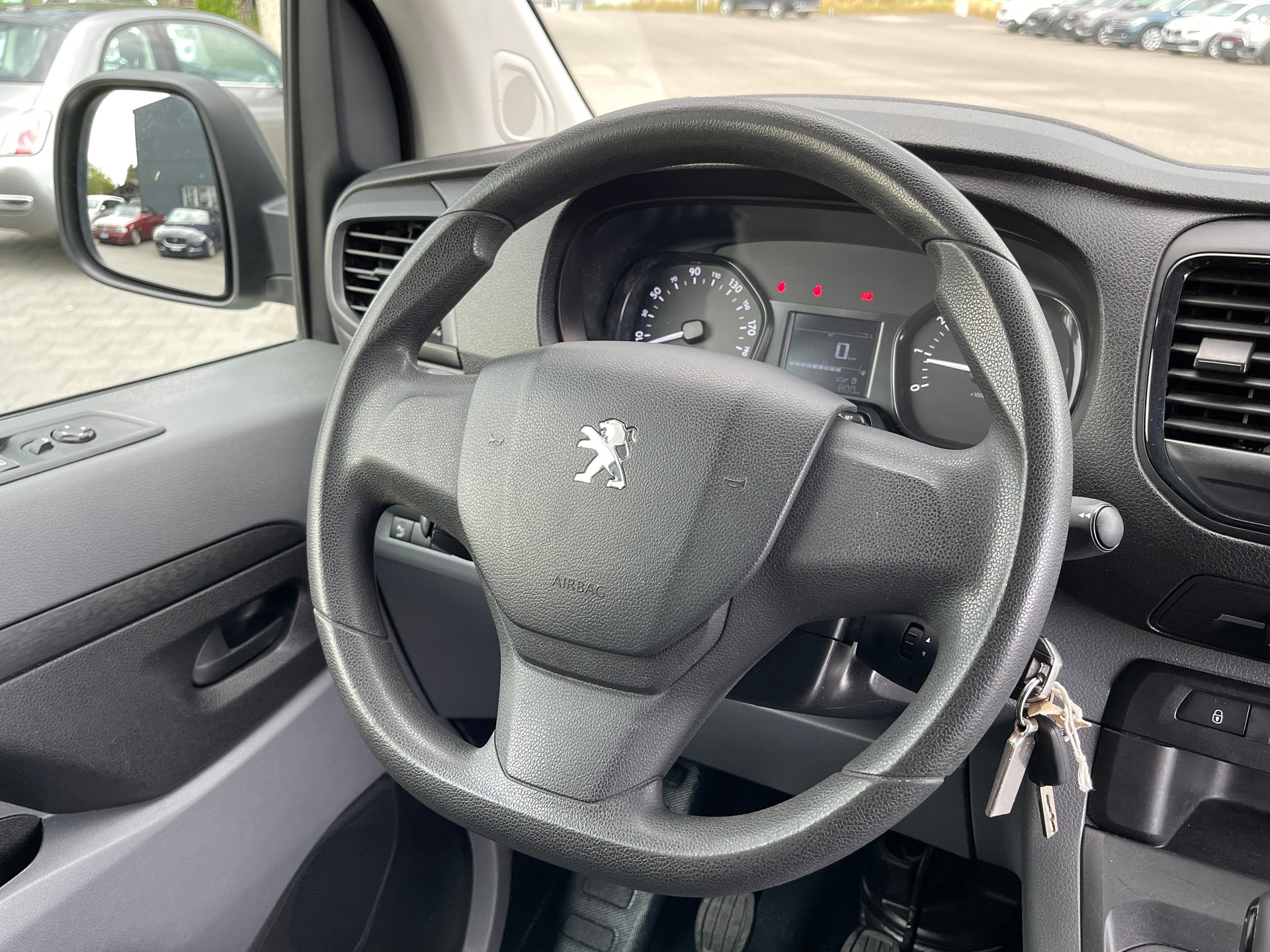 PEUGEOT Expert 2.0 BlueHDi 120 S&S Premium Standard-image-8