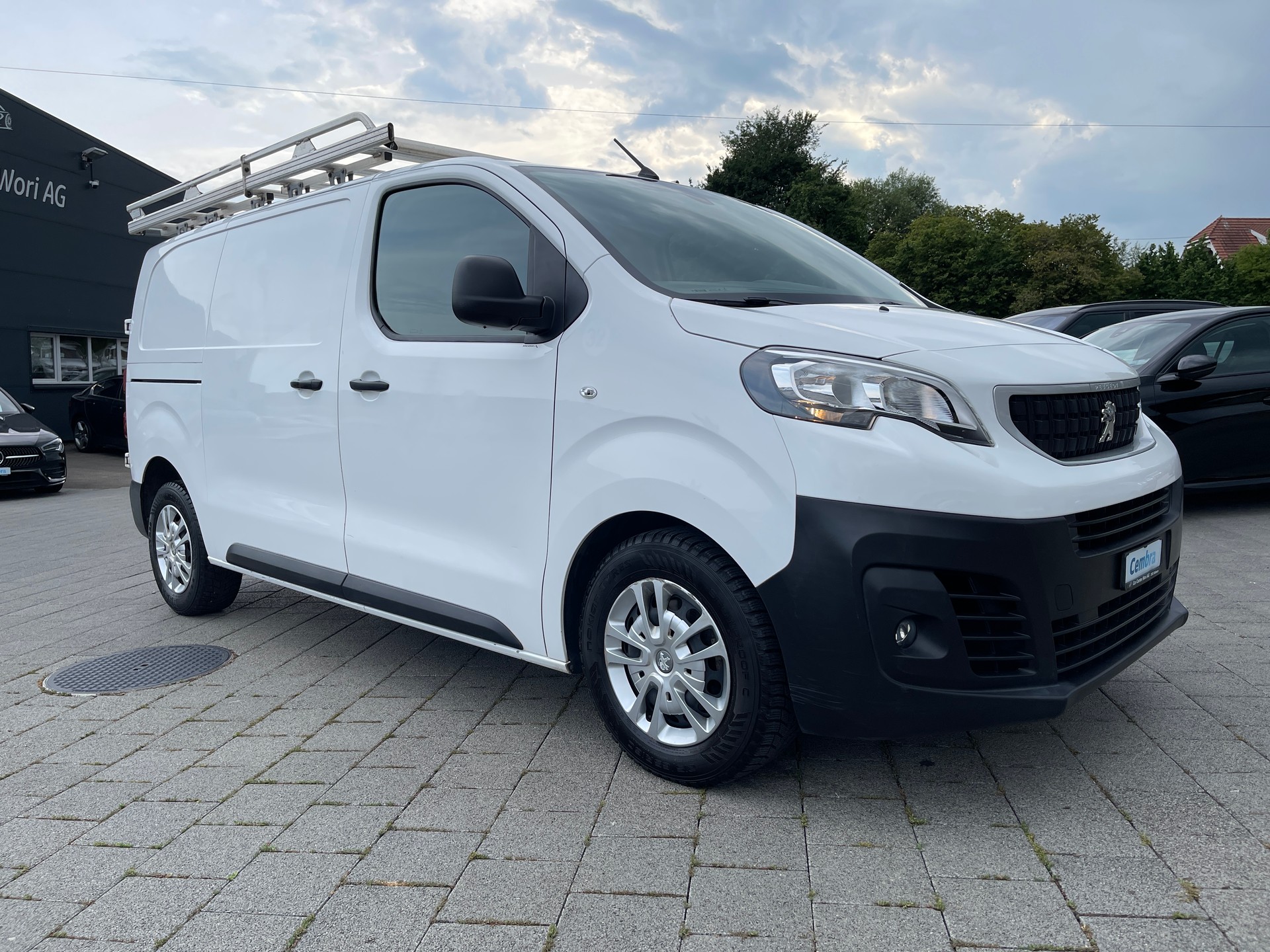 PEUGEOT Expert 2.0 BlueHDi 120 S&S Premium Standard-image-4